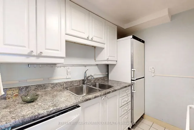Additional property image - 720 Spadina Ave Unit 1510