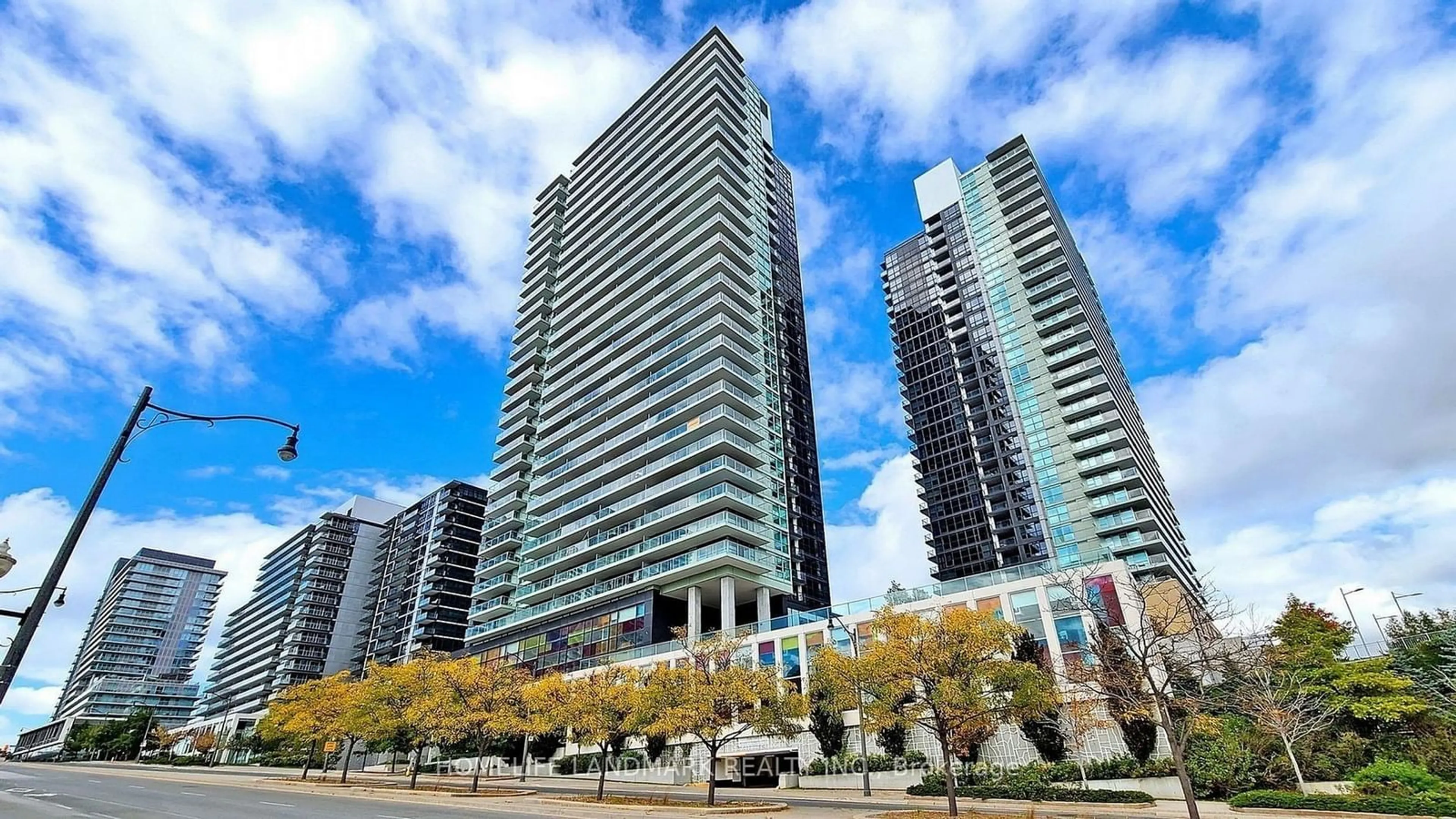 A pic from exterior of the house or condo for 33 Singer Crt #Ph2, Toronto Ontario M2K 0B4