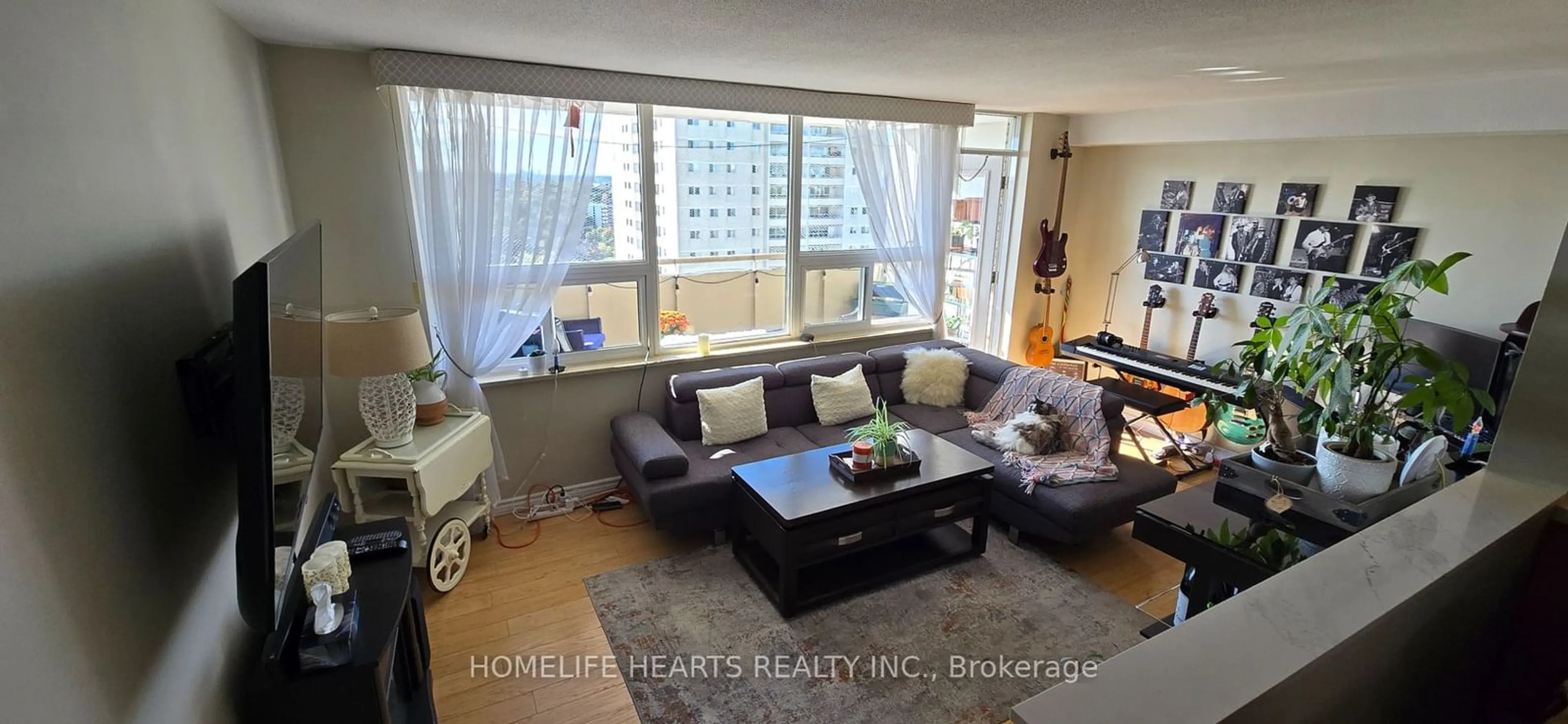 Living room, wood floors for 1360 York Mills Rd #1707, Toronto Ontario M3A 2A3