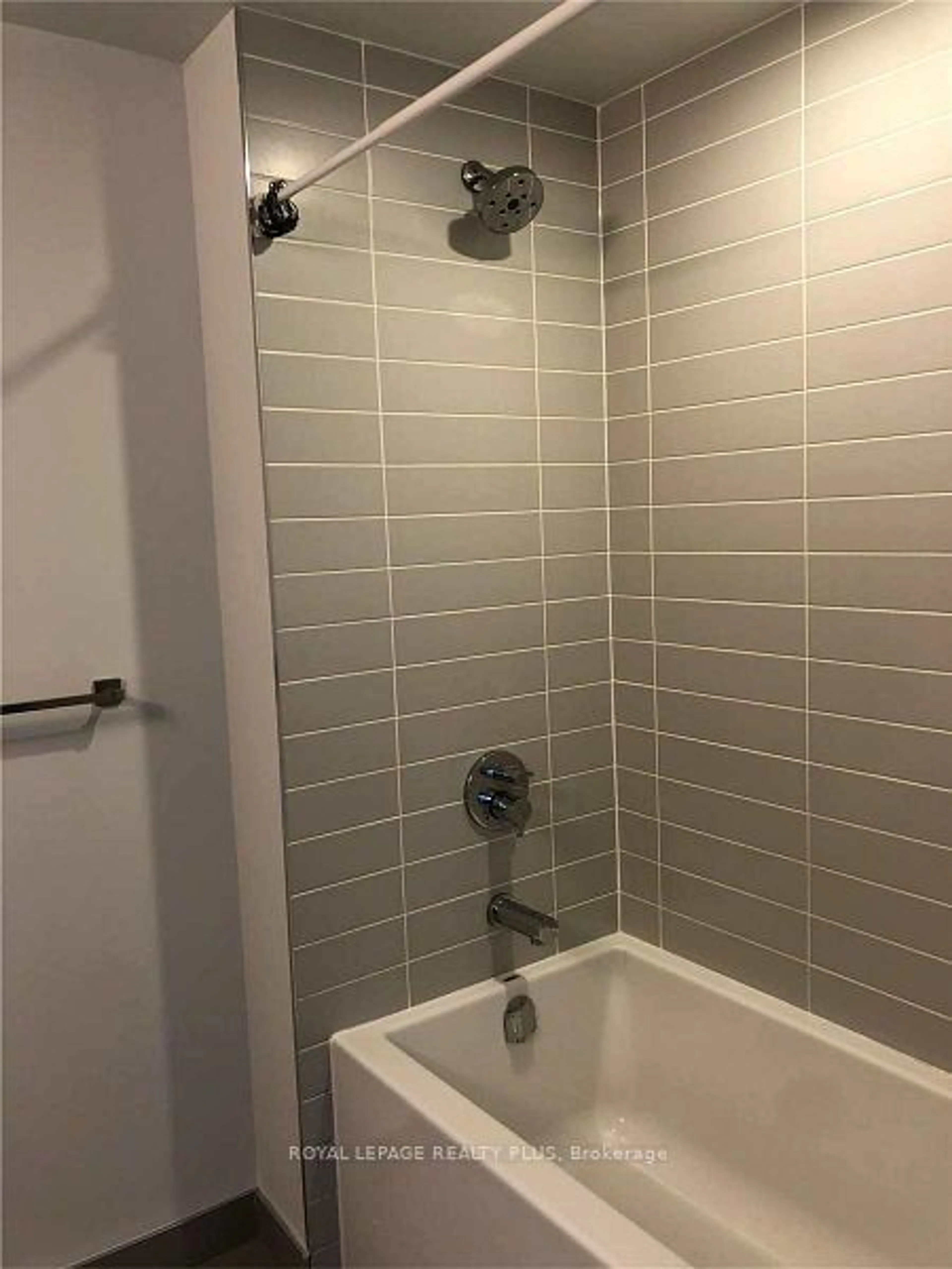 Bathroom, ceramic floors for 290 Adelaide St #1706, Toronto Ontario M5V 1P6