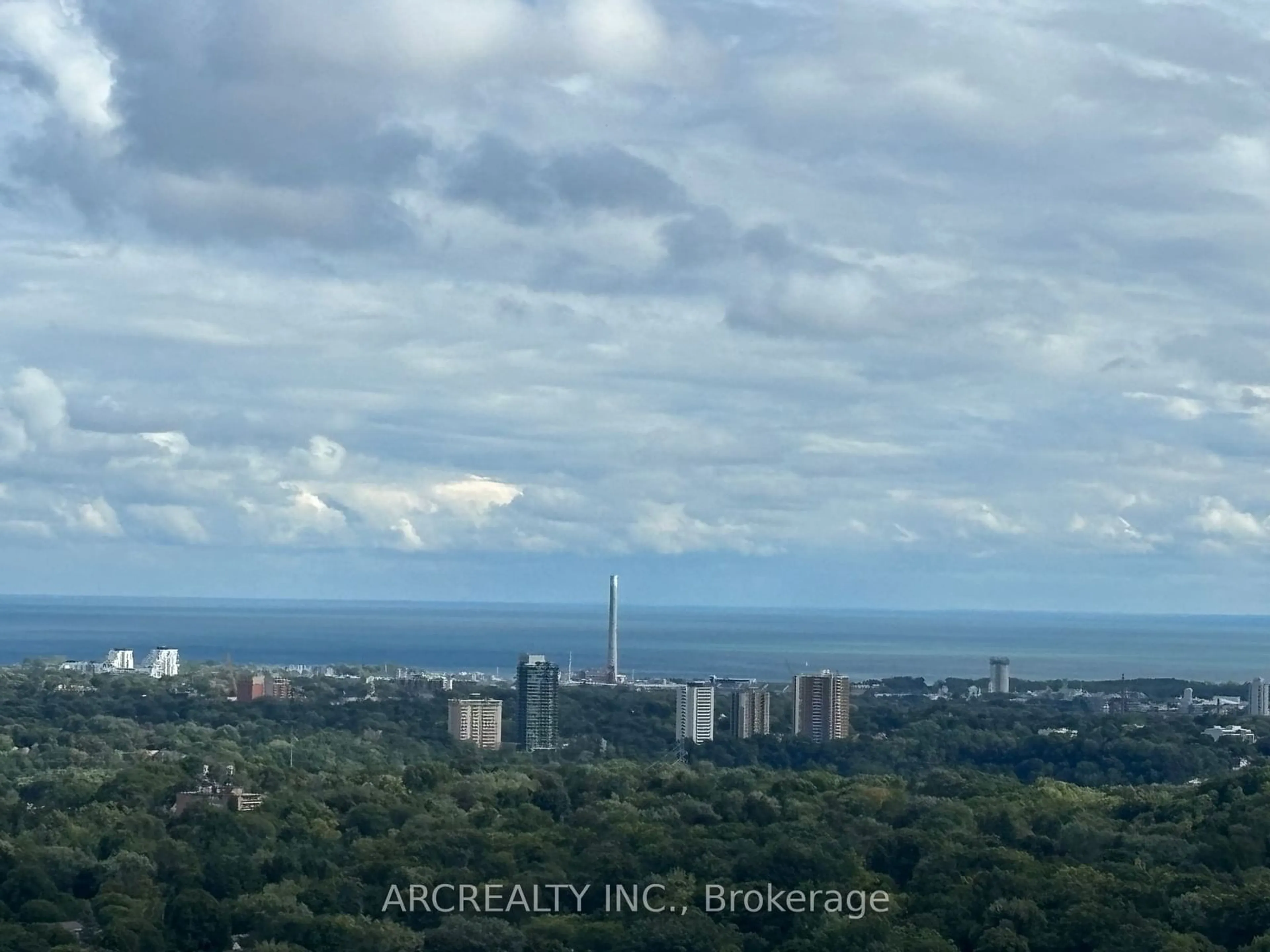 A pic from exterior of the house or condo, the view of city buildings for 185 Roehampton Ave #3206, Toronto Ontario M4P 0C6