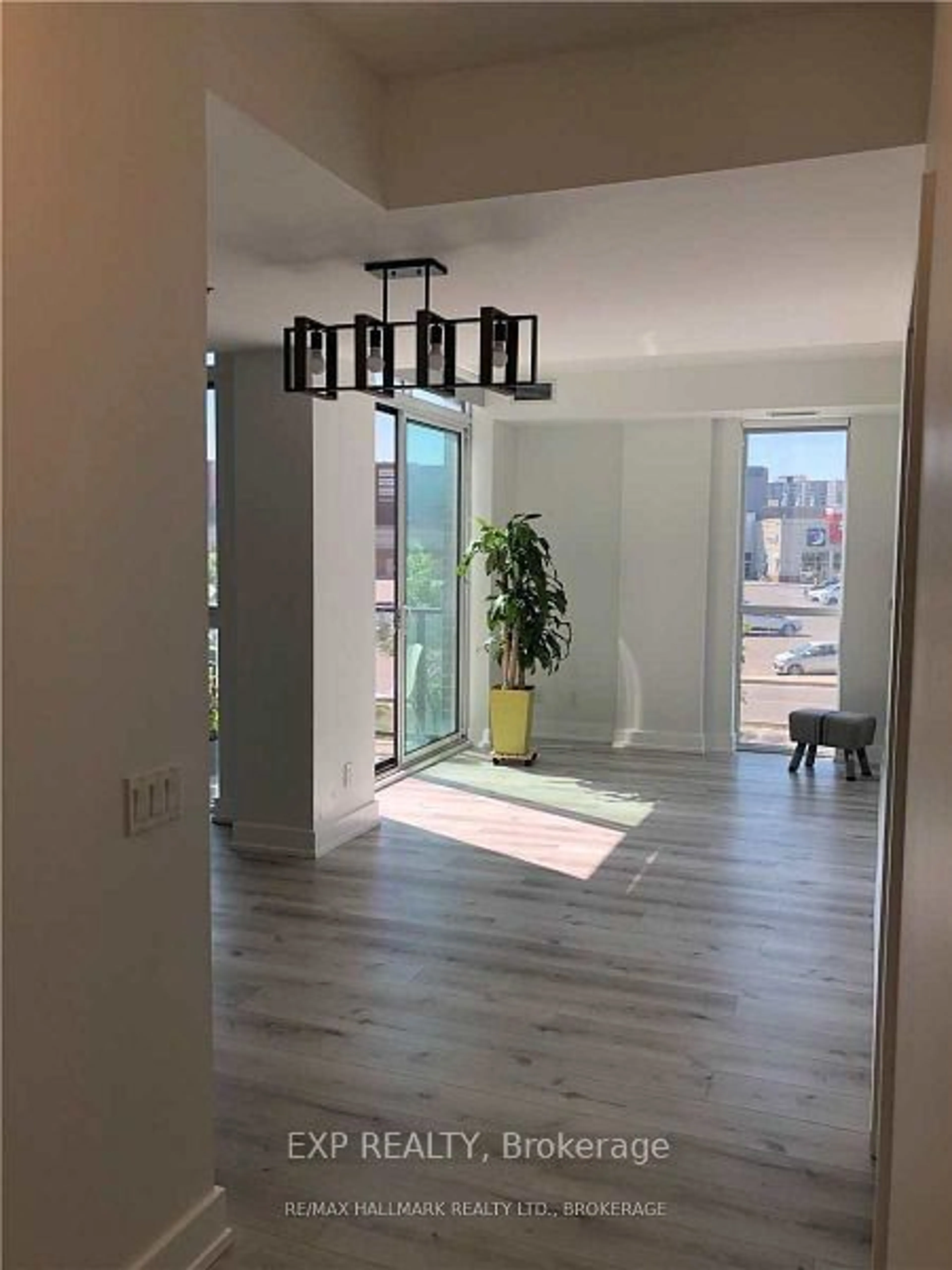 Indoor entryway, wood floors for 128 Fairview Mall Dr #217, Toronto Ontario M2J 0E8