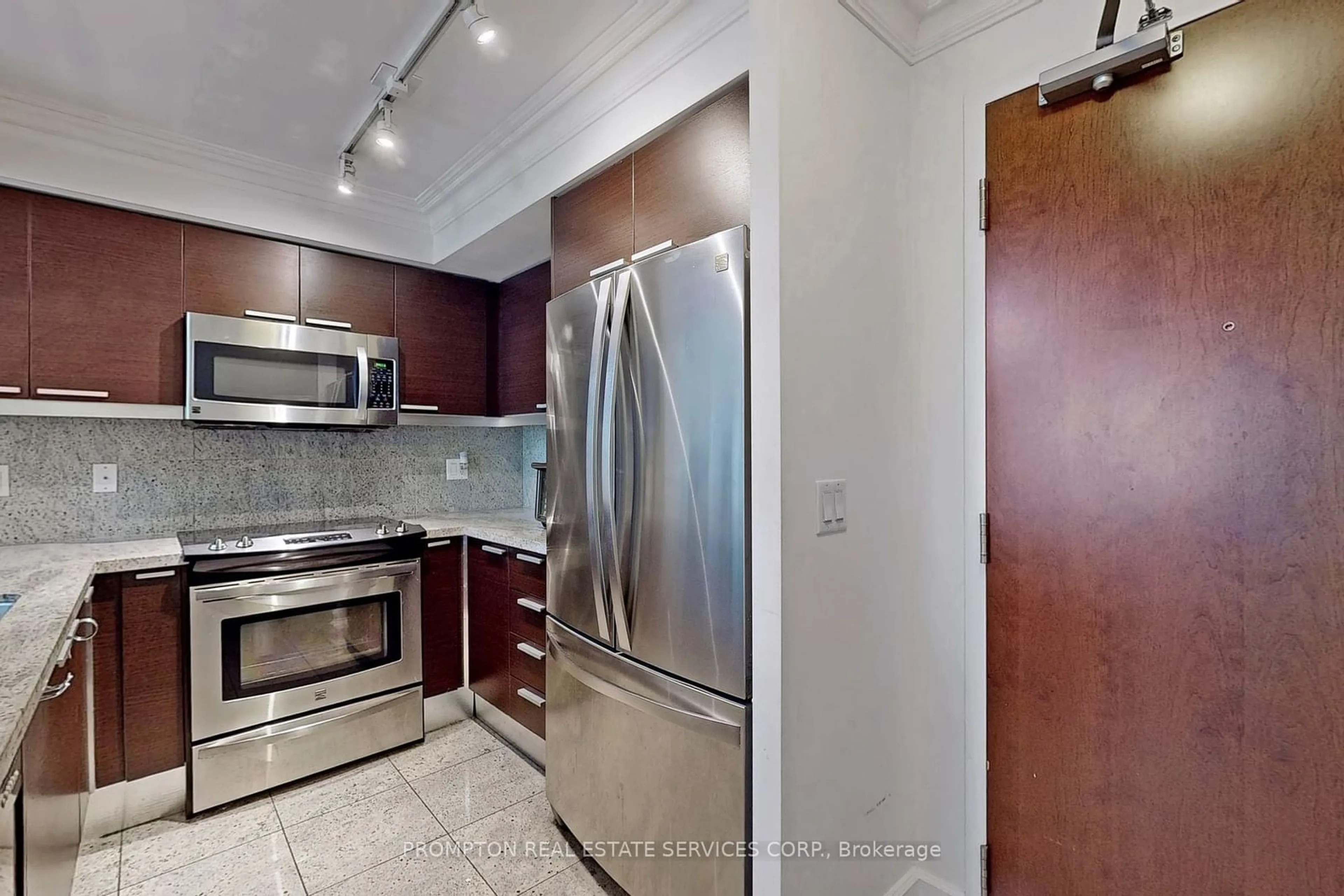 Standard kitchen for 650 Sheppard Ave #208, Toronto Ontario M2K 1B7