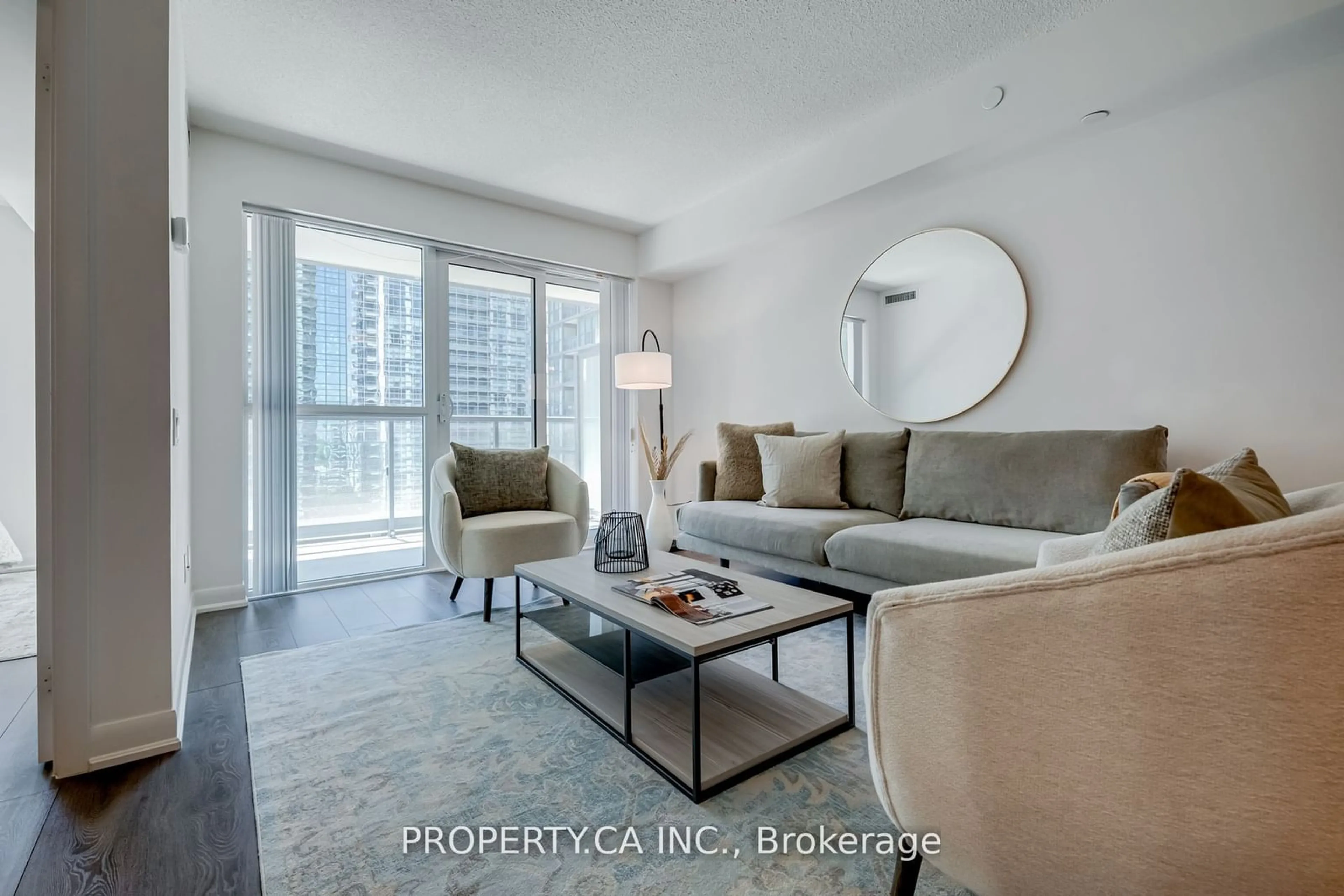 Living room for 5168 Yonge St #1501, Toronto Ontario M2N 0G1