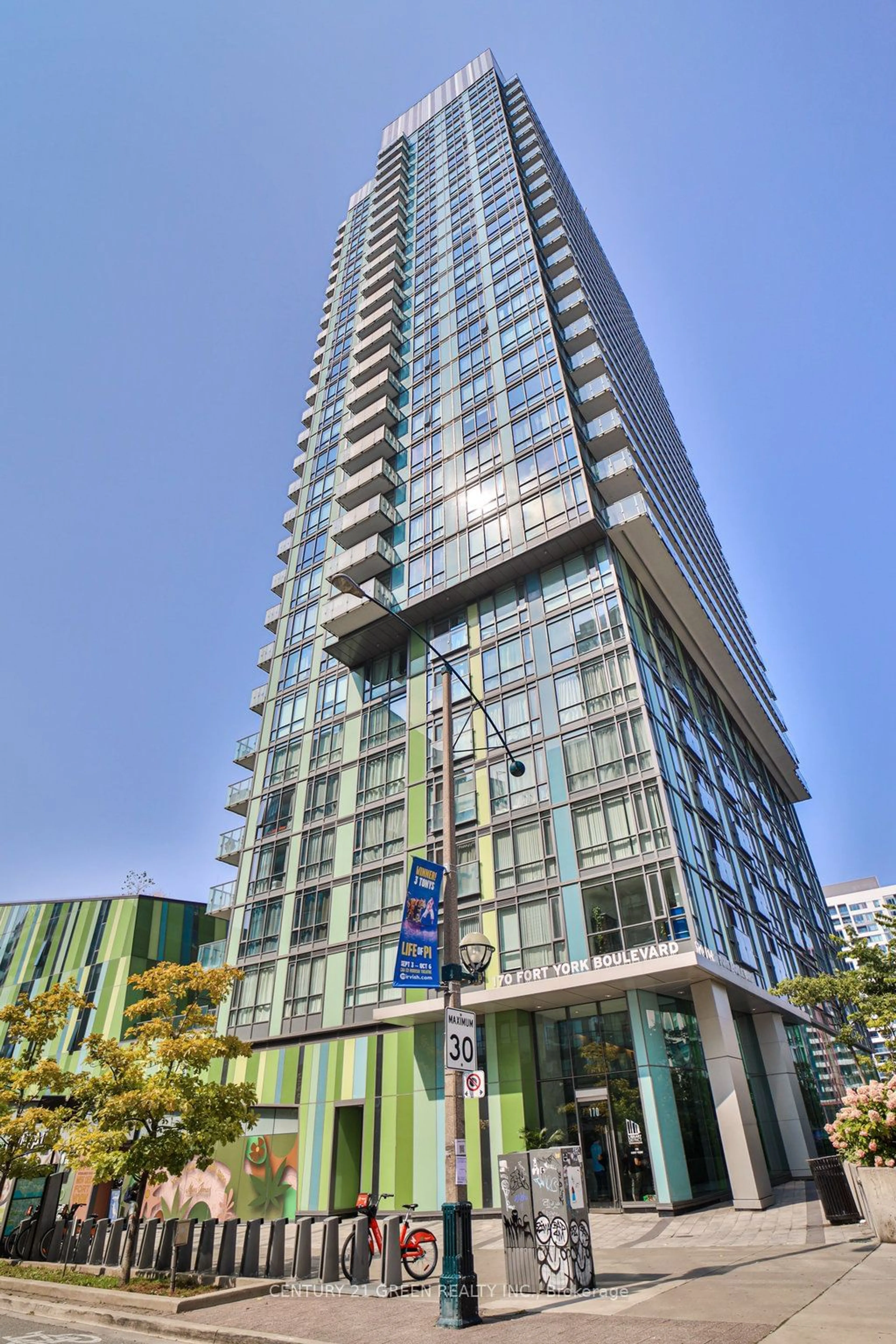 A pic from exterior of the house or condo for 170 Fort York Blvd #2404, Toronto Ontario M5V 0E6