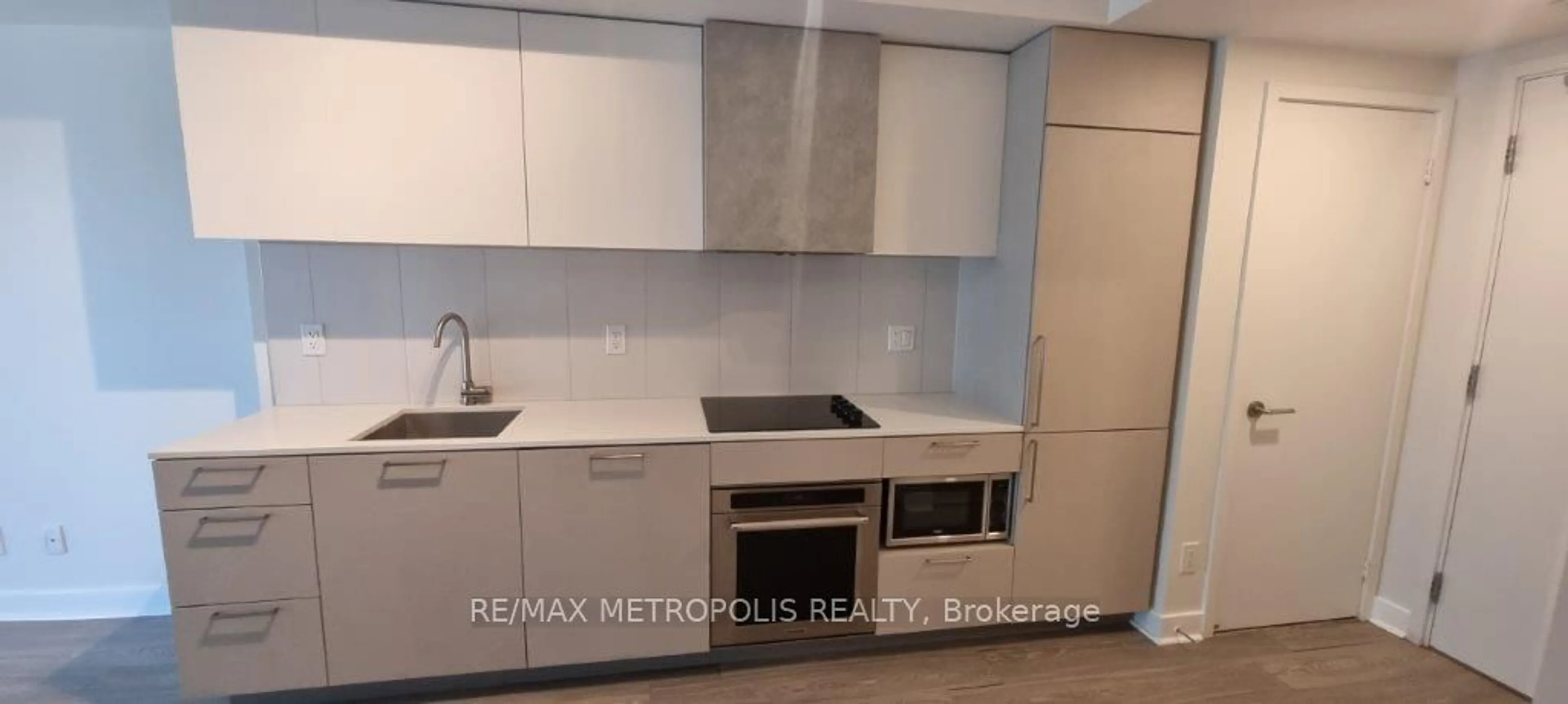 Kitchen for 19 Western Battery Rd #2603, Toronto Ontario M6K 0E3