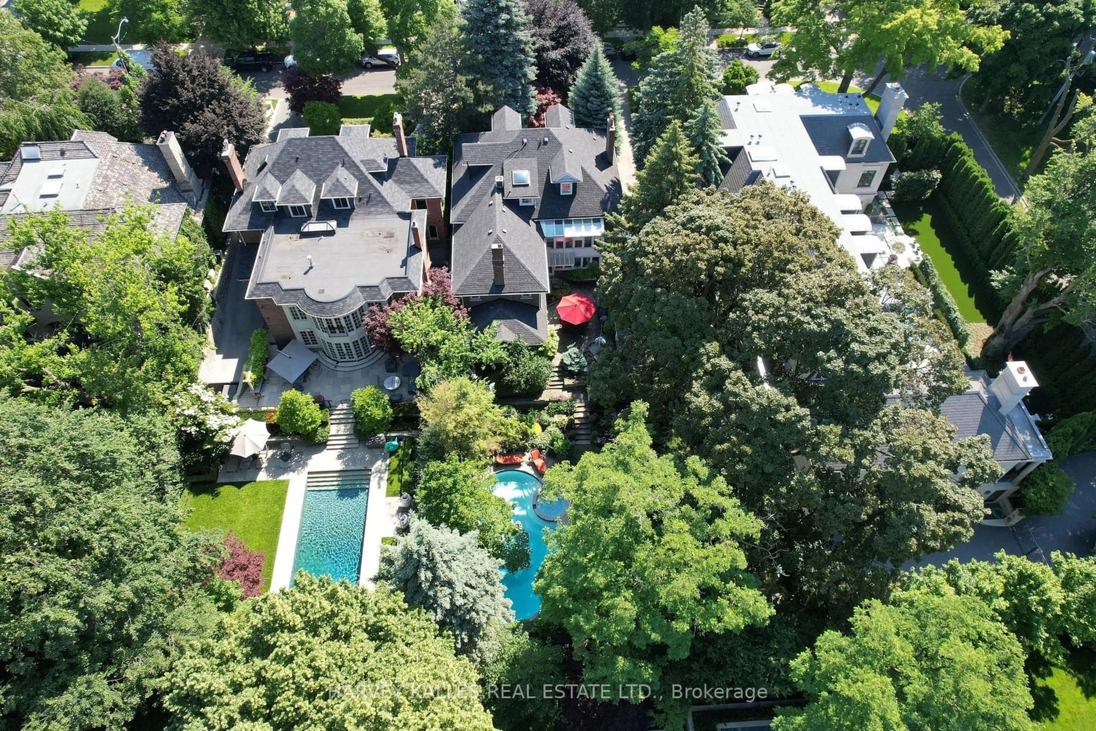 A pic from exterior of the house or condo, the street view for 250 Warren Rd, Toronto Ontario M4V 2S8