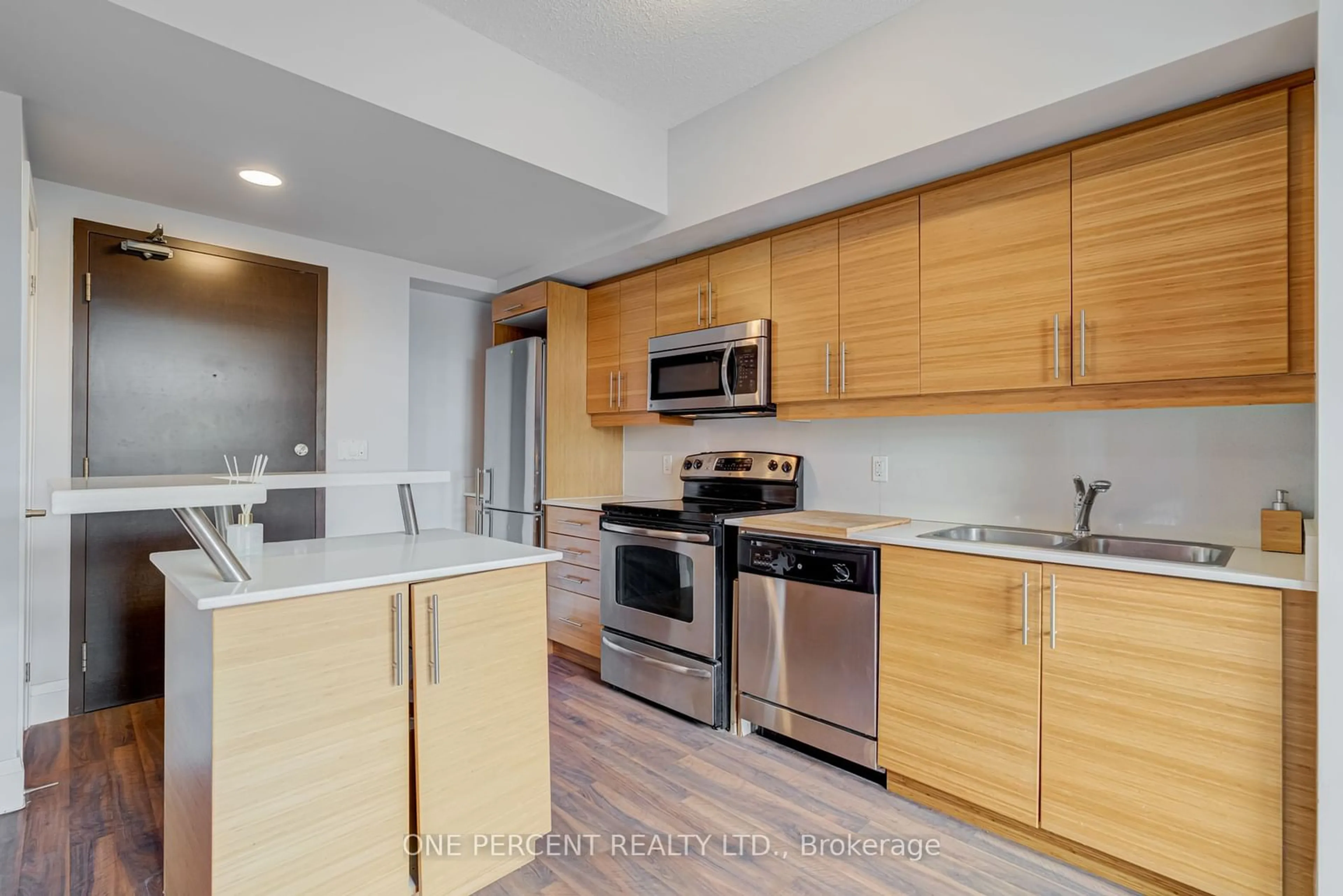 Standard kitchen, wood floors for 222 Finch Ave #311, Toronto Ontario M2R 1M6