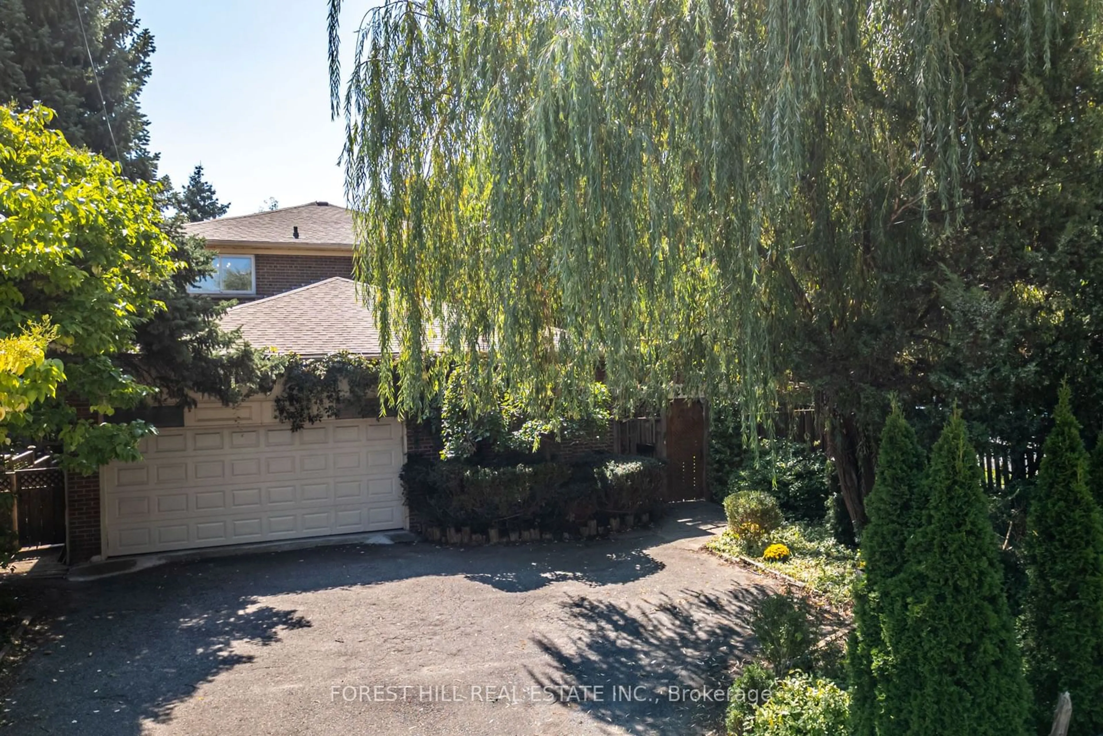 A pic from exterior of the house or condo, the fenced backyard for 2977 Bayview Ave, Toronto Ontario M2K 1E9