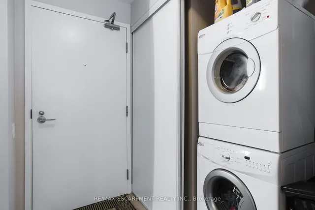 Additional property image - 5 Hanna Ave Unit 212