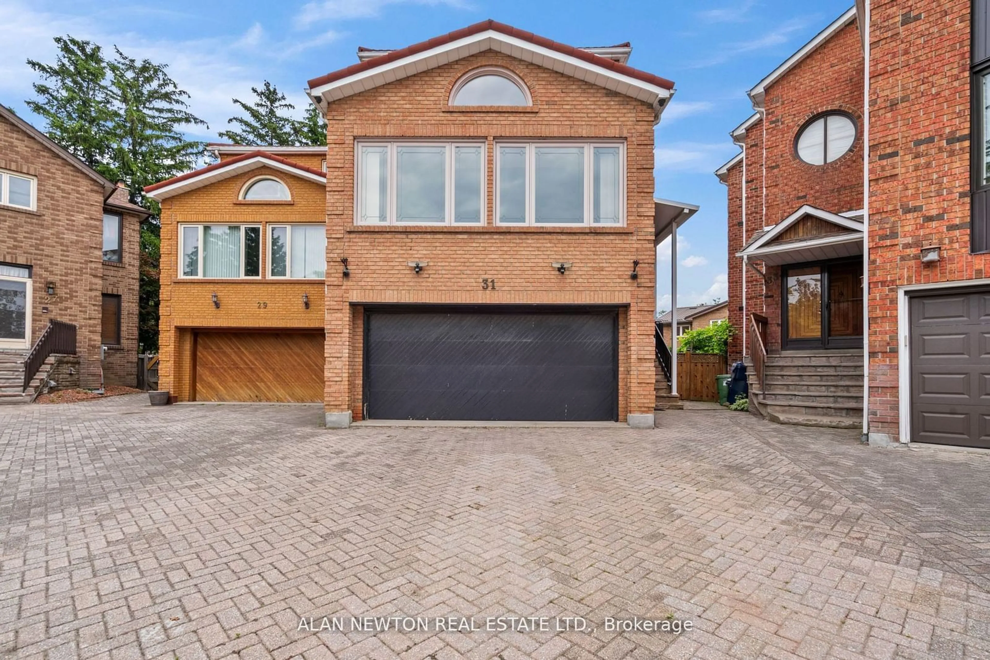 Home with brick exterior material for 31 Carnival Crt, Toronto Ontario M2R 3T7