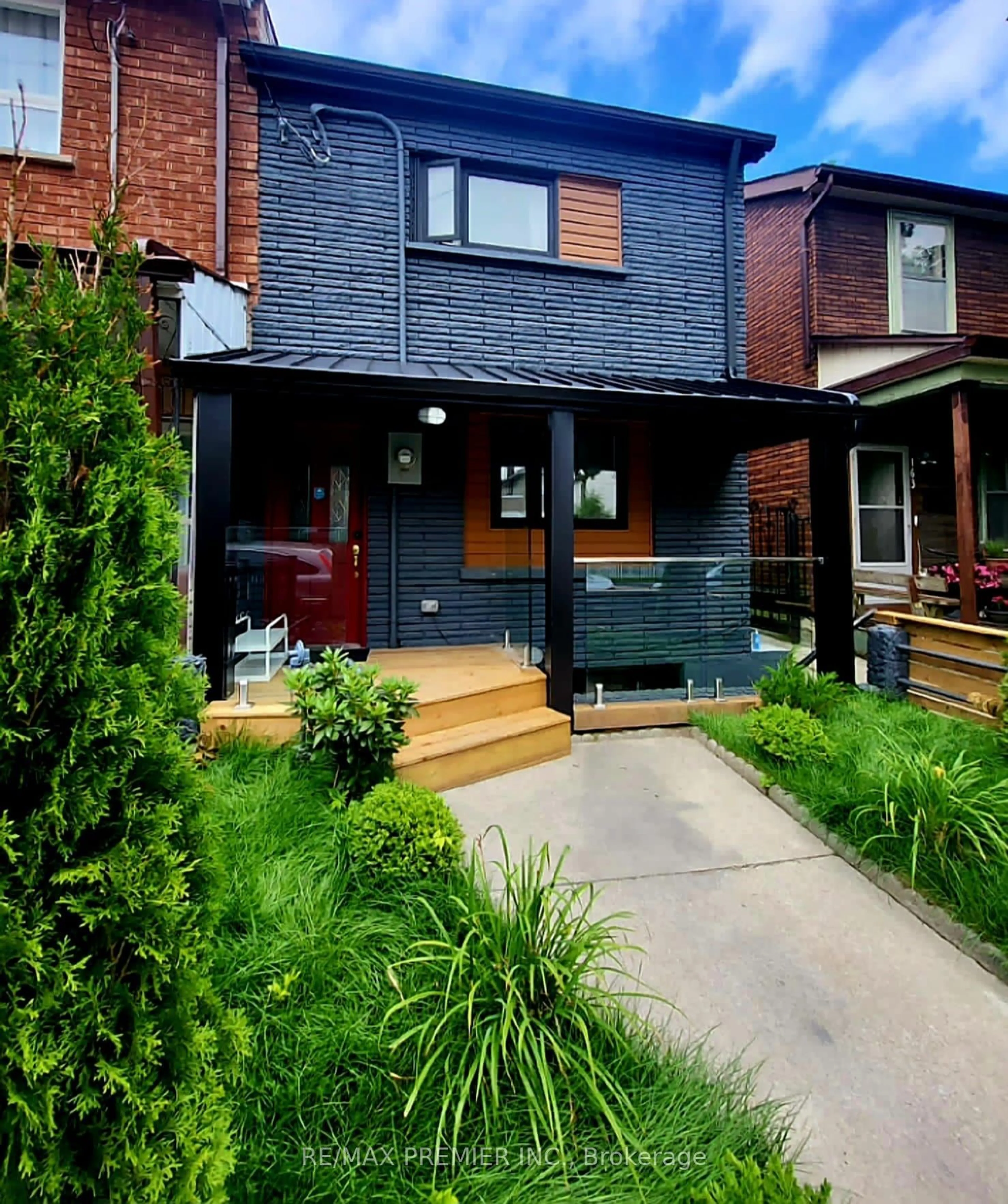 Home with brick exterior material for 165 Claremont St, Toronto Ontario M6J 2M7