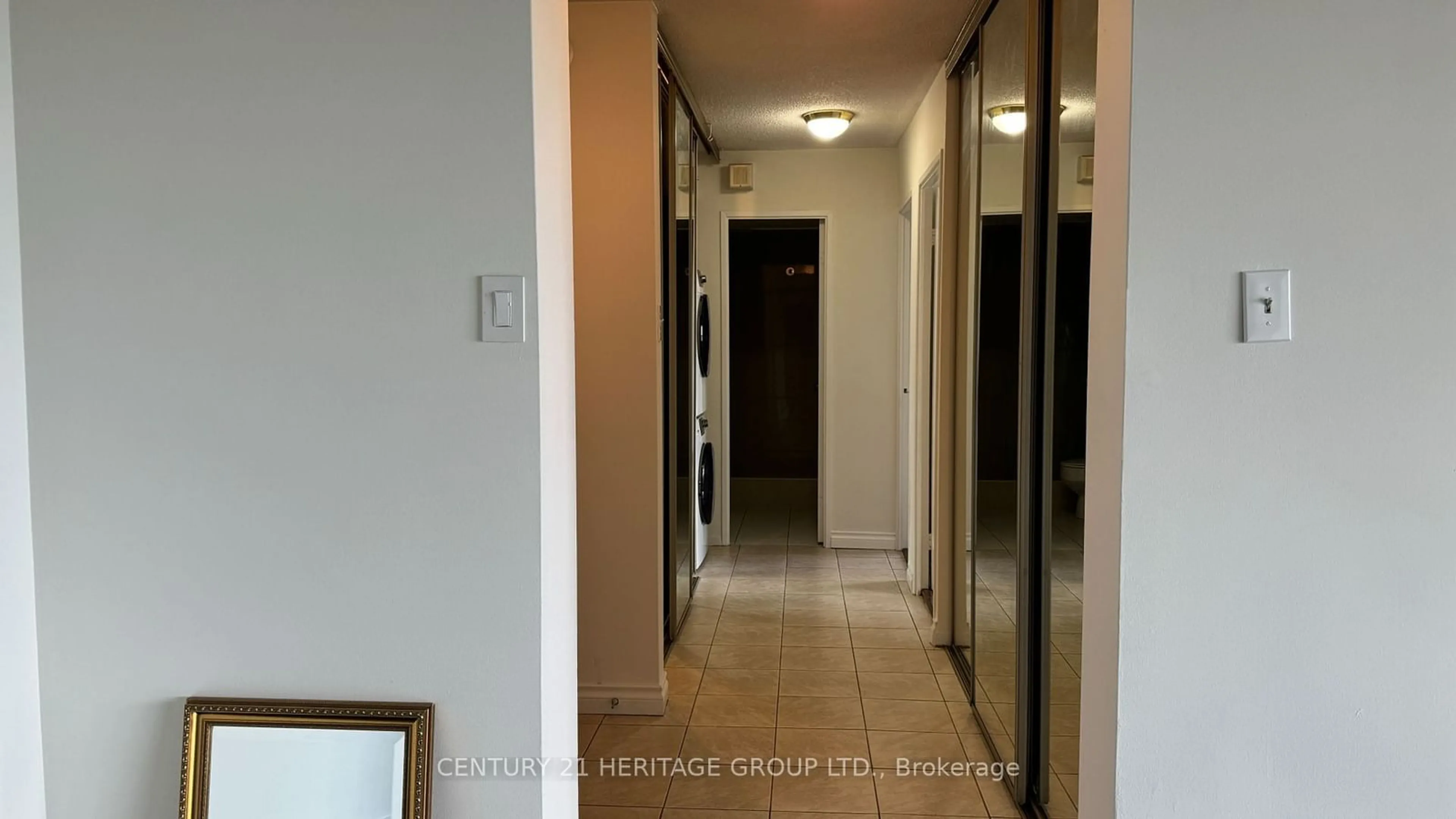 Indoor foyer, not visible floor for 177 Linus Rd #1706, Toronto Ontario M2J 4S5