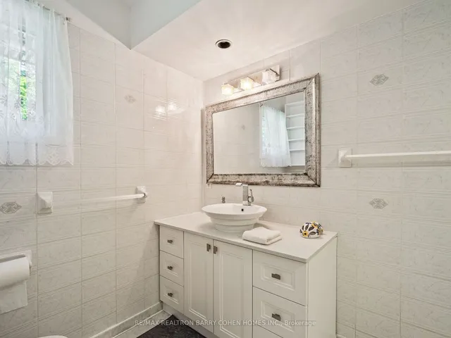 Additional property image - 120 Laurentide Dr