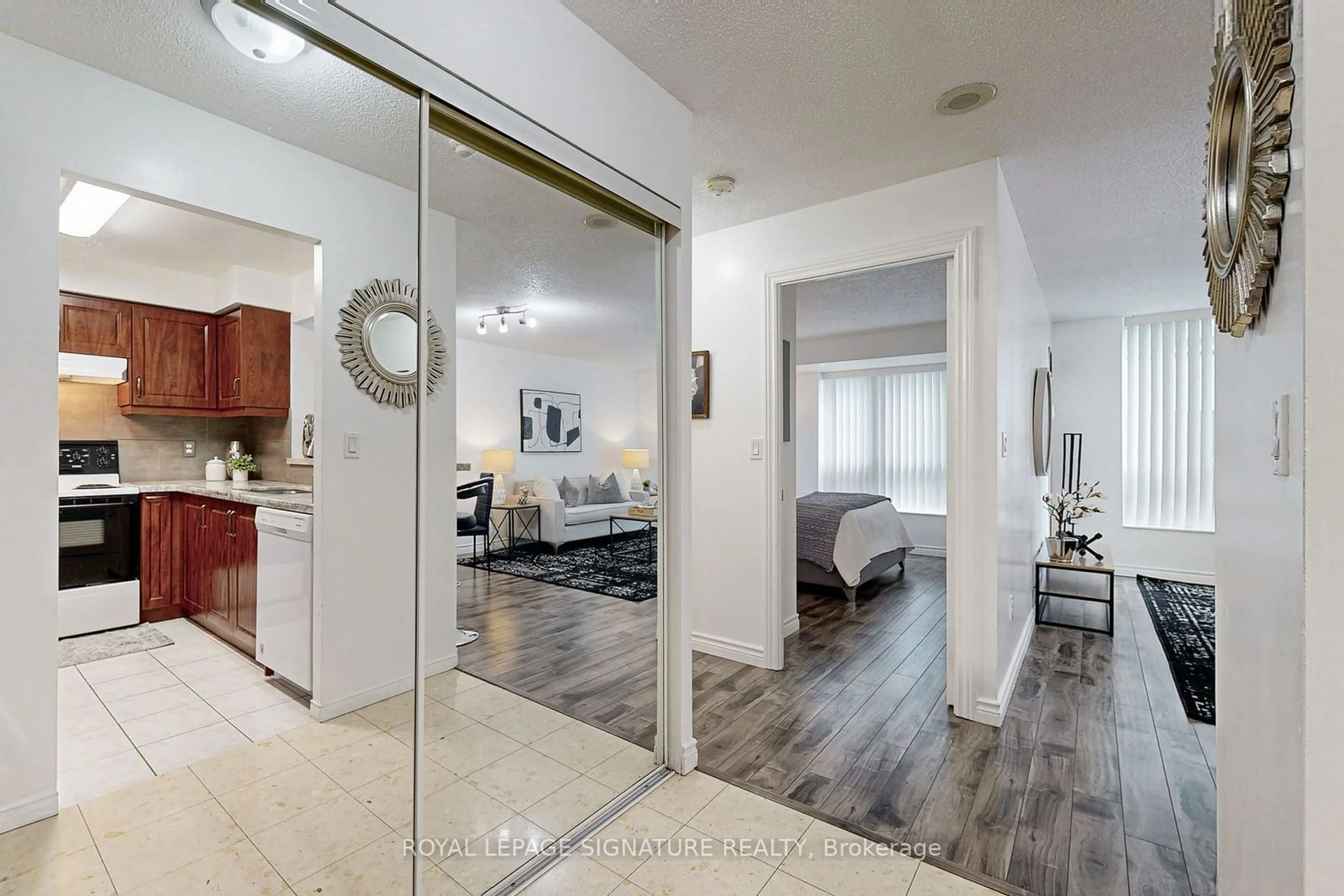 Indoor entryway, wood floors for 29 Pemberton Ave #207, Toronto Ontario M2M 4L5