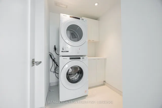 Additional property image - 30 Inn On The Park Dr Unit 1510