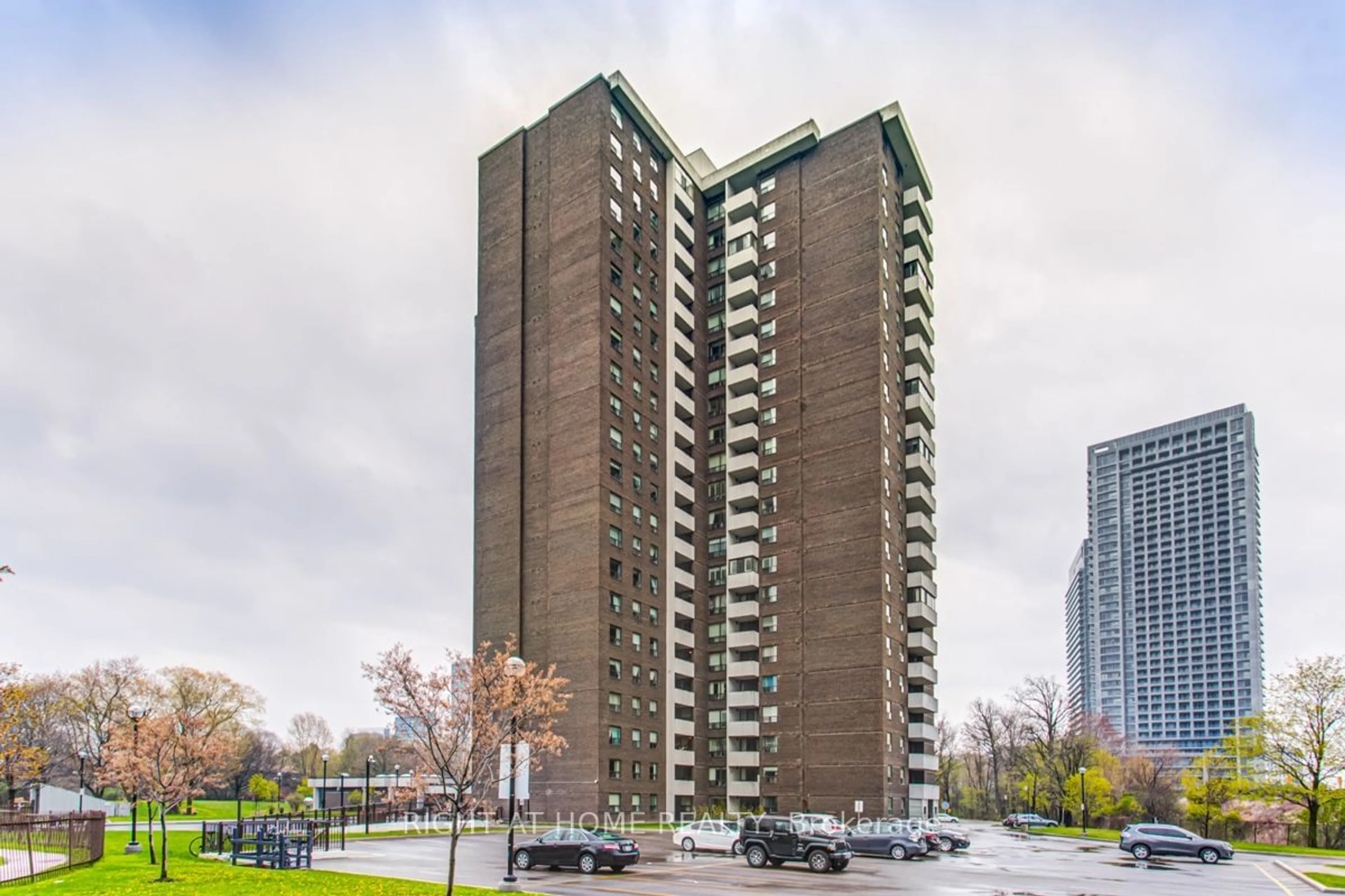 A pic from exterior of the house or condo for 5 Old Sheppard Ave #403, Toronto Ontario M2J 4K3