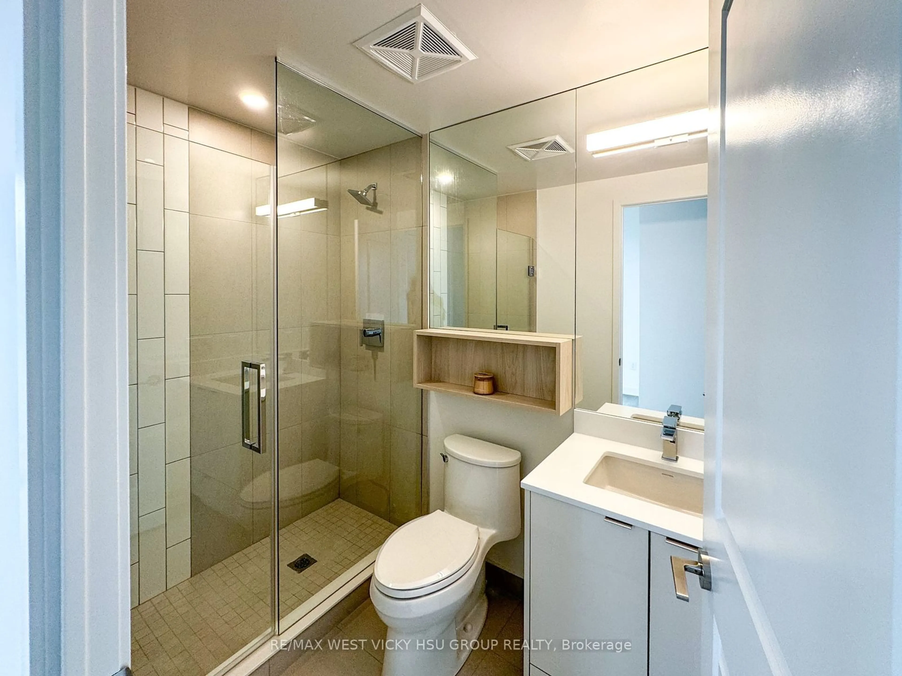 Standard bathroom for 100 Dalhousie St #3301, Toronto Ontario M5B 0C7