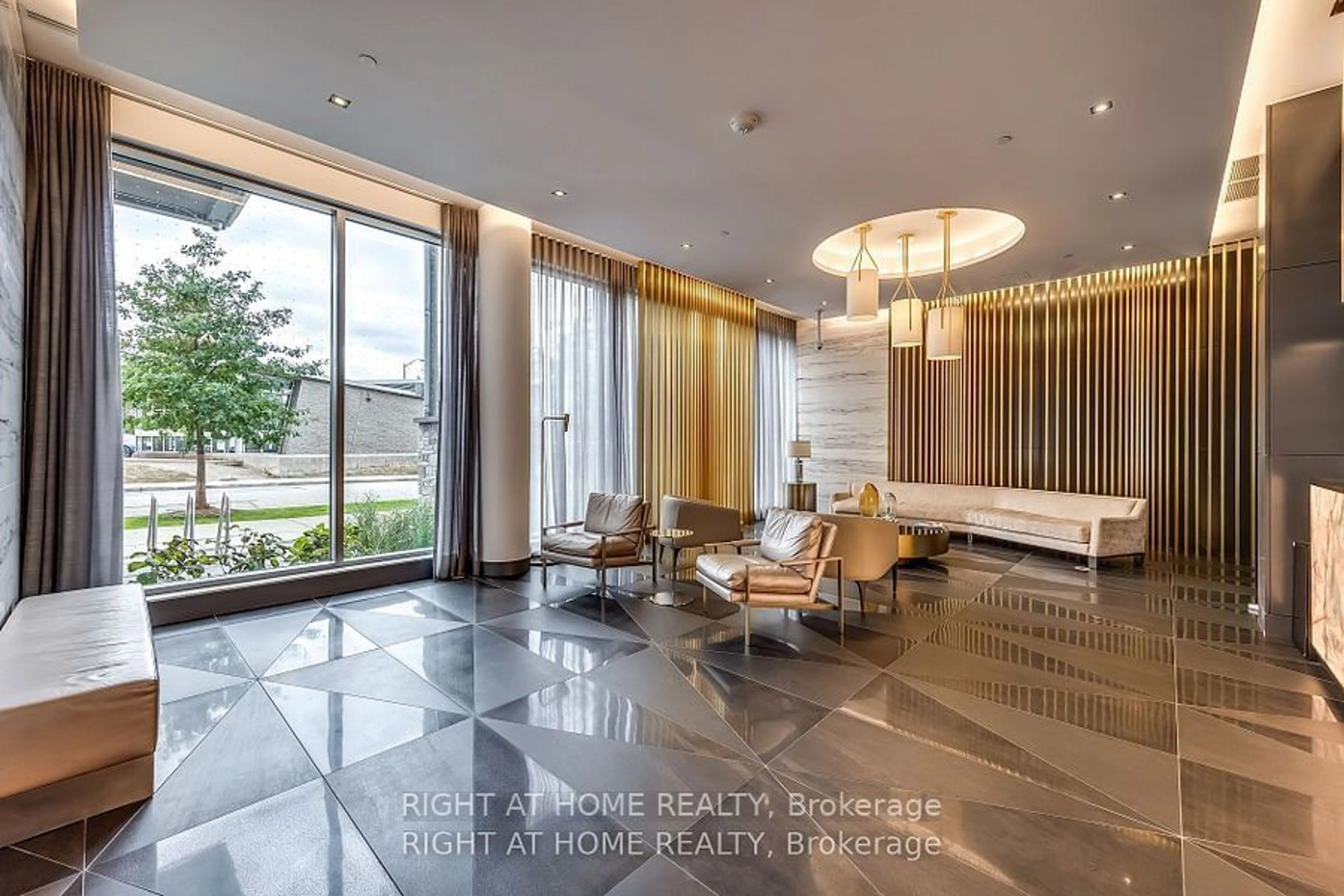 Indoor lobby, ceramic floors for 7 Kenaston Gdns #318, Toronto Ontario M2K 0E9