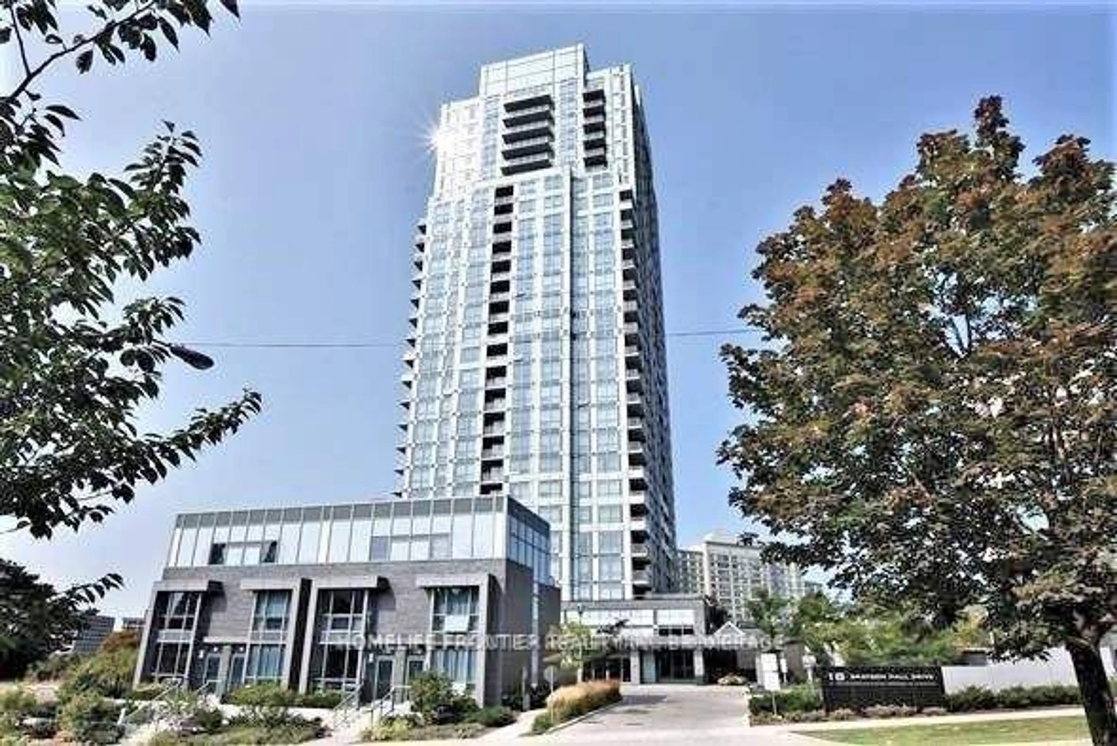 A pic from exterior of the house or condo, the front or back of building for 18 Graydon Hall Dr #1902, Toronto Ontario M3A 0A4