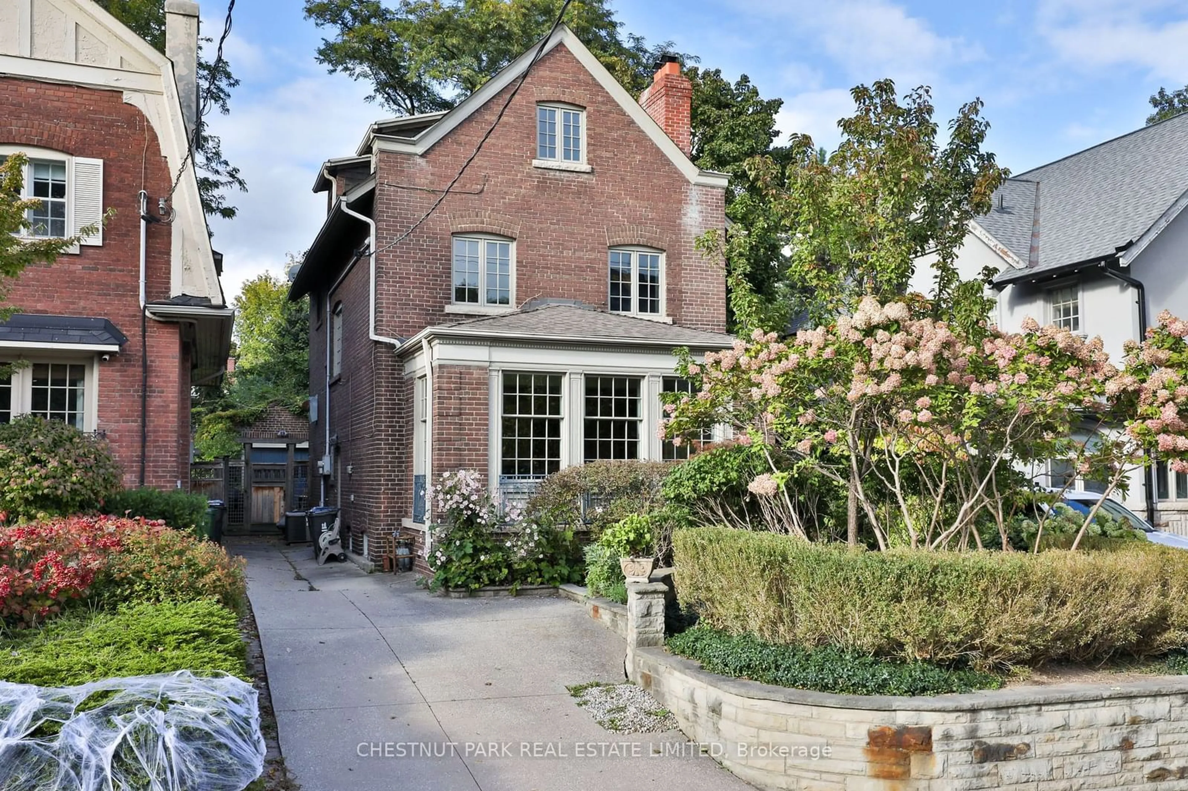 Home with brick exterior material for 22 Oriole Gdns, Toronto Ontario M4V 1V7