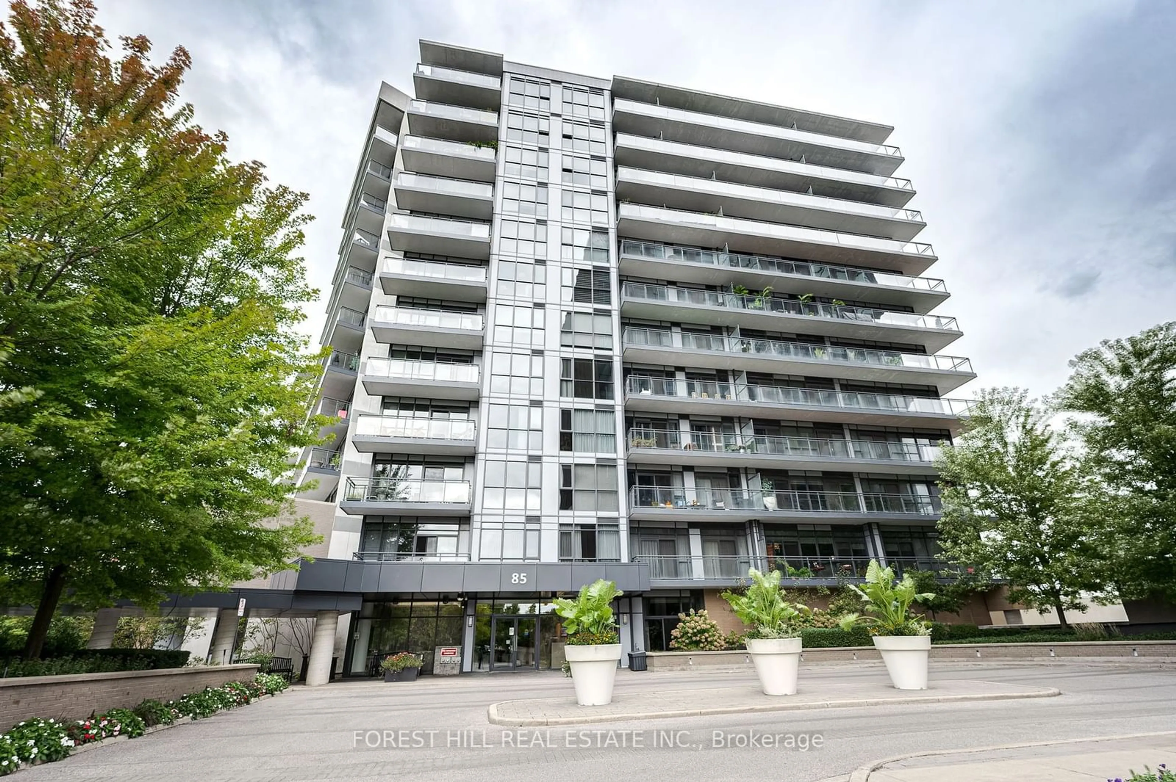 A pic from exterior of the house or condo, the front or back of building for 85 The Donway #101, Toronto Ontario M3C 0L9