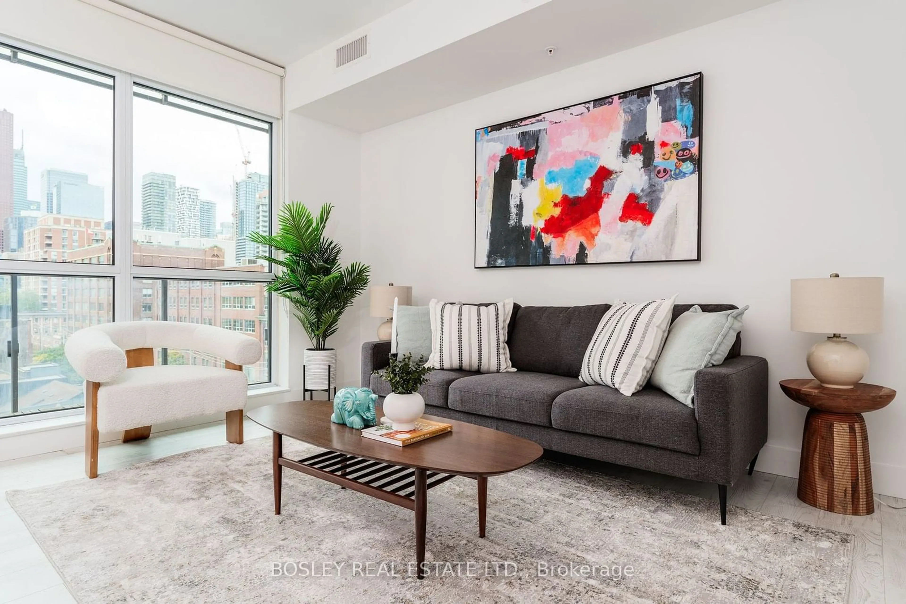 Living room, carpet floors for 39 Sherbourne St #706, Toronto Ontario M5A 0L8