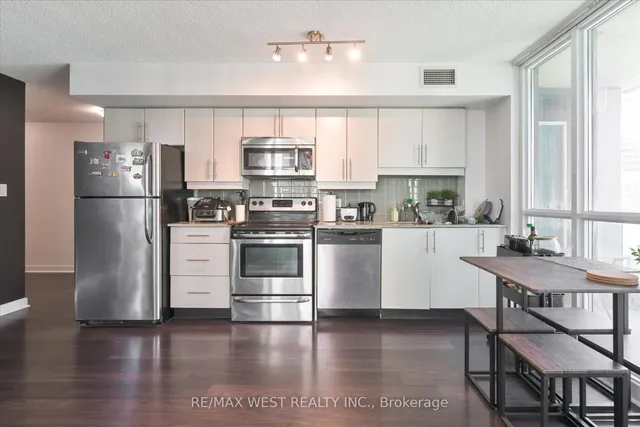 Additional property image - 33 Bay St Unit 1504