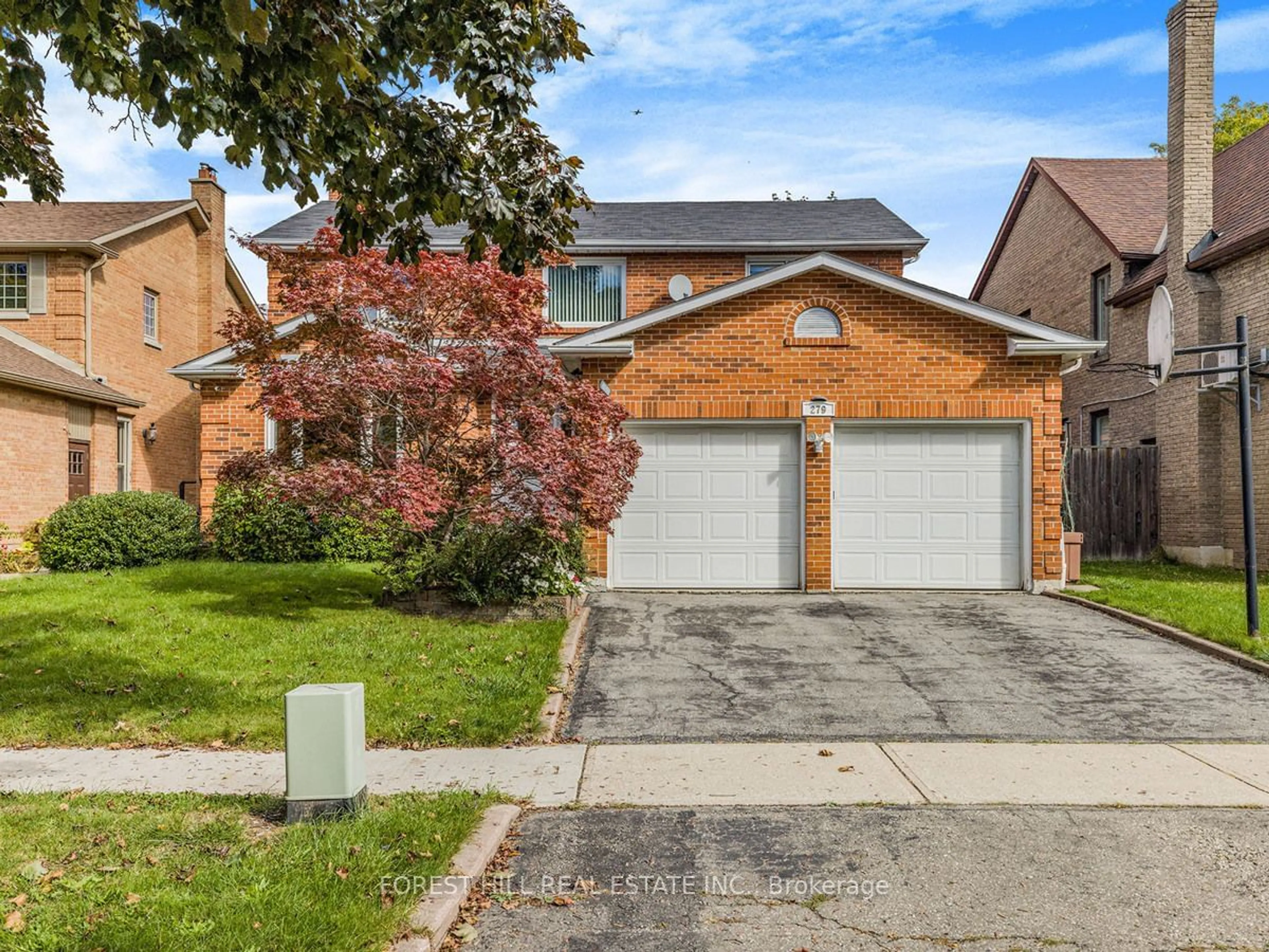 Frontside or backside of a home, the street view for 279 Hidden Tr, Toronto Ontario M2R 3S7