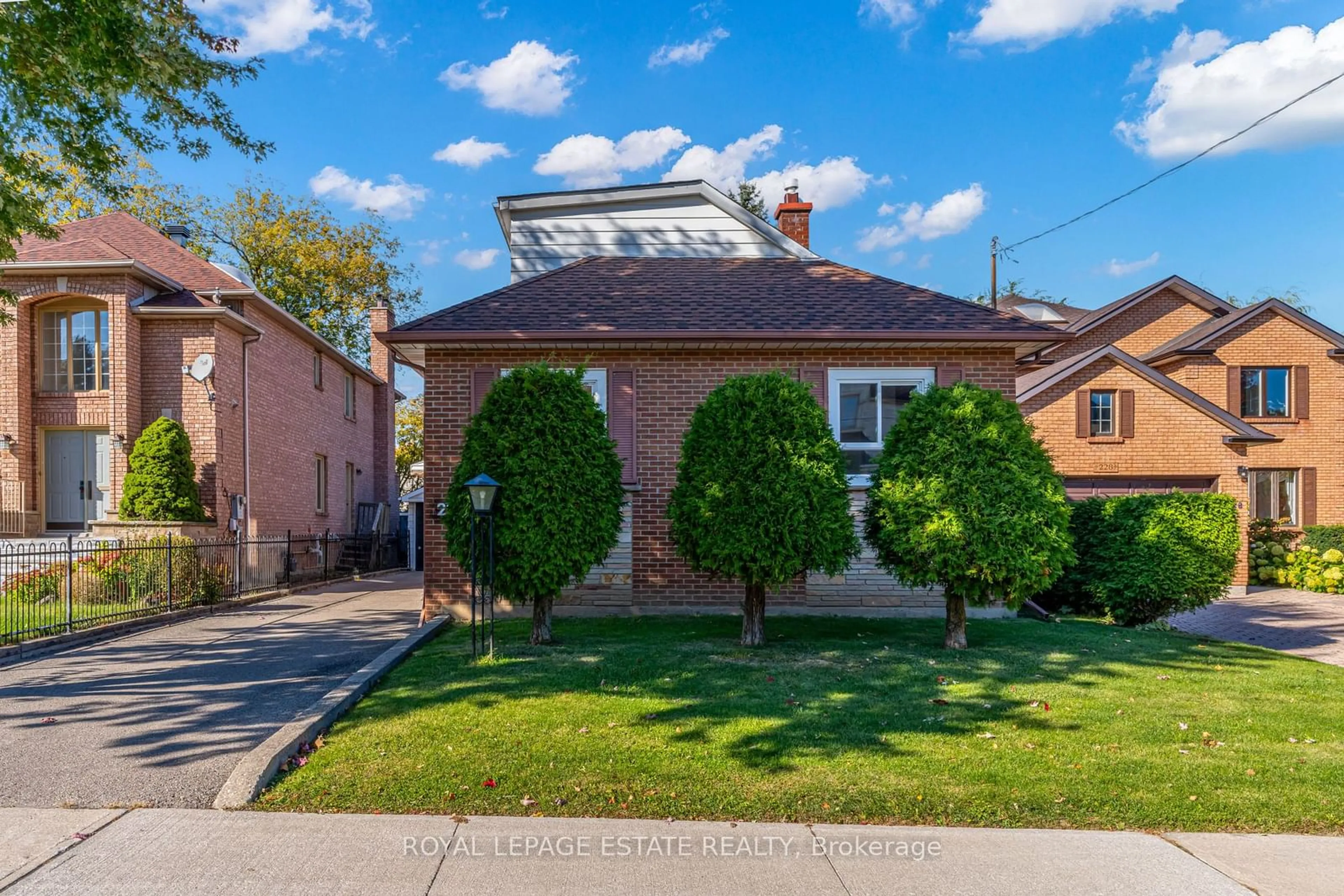 Home with brick exterior material for 226 Olive Ave, Toronto Ontario M2N 4P6