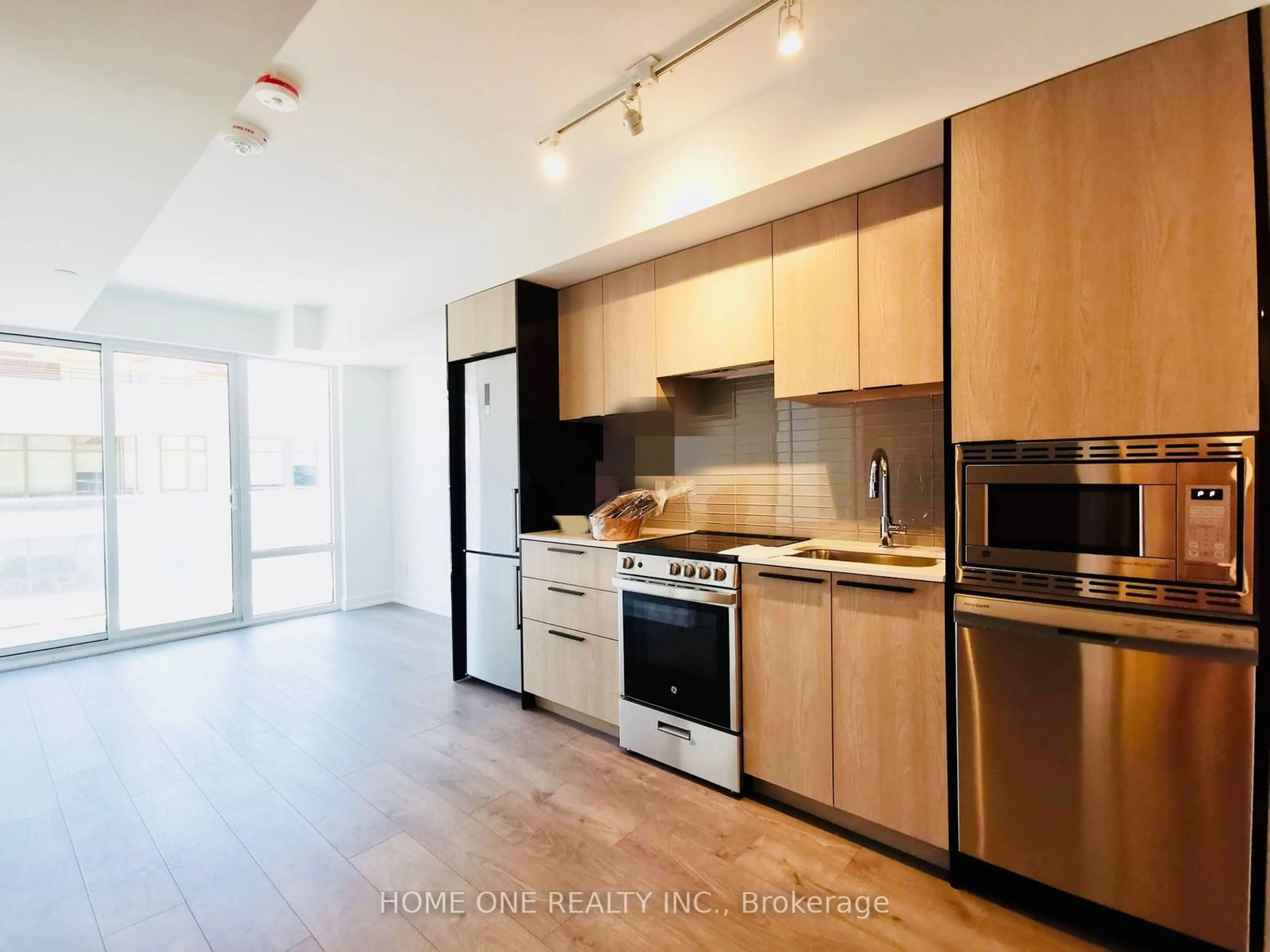 Open concept kitchen for 18 Maitland Terr #1402, Toronto Ontario M4Y 0H2