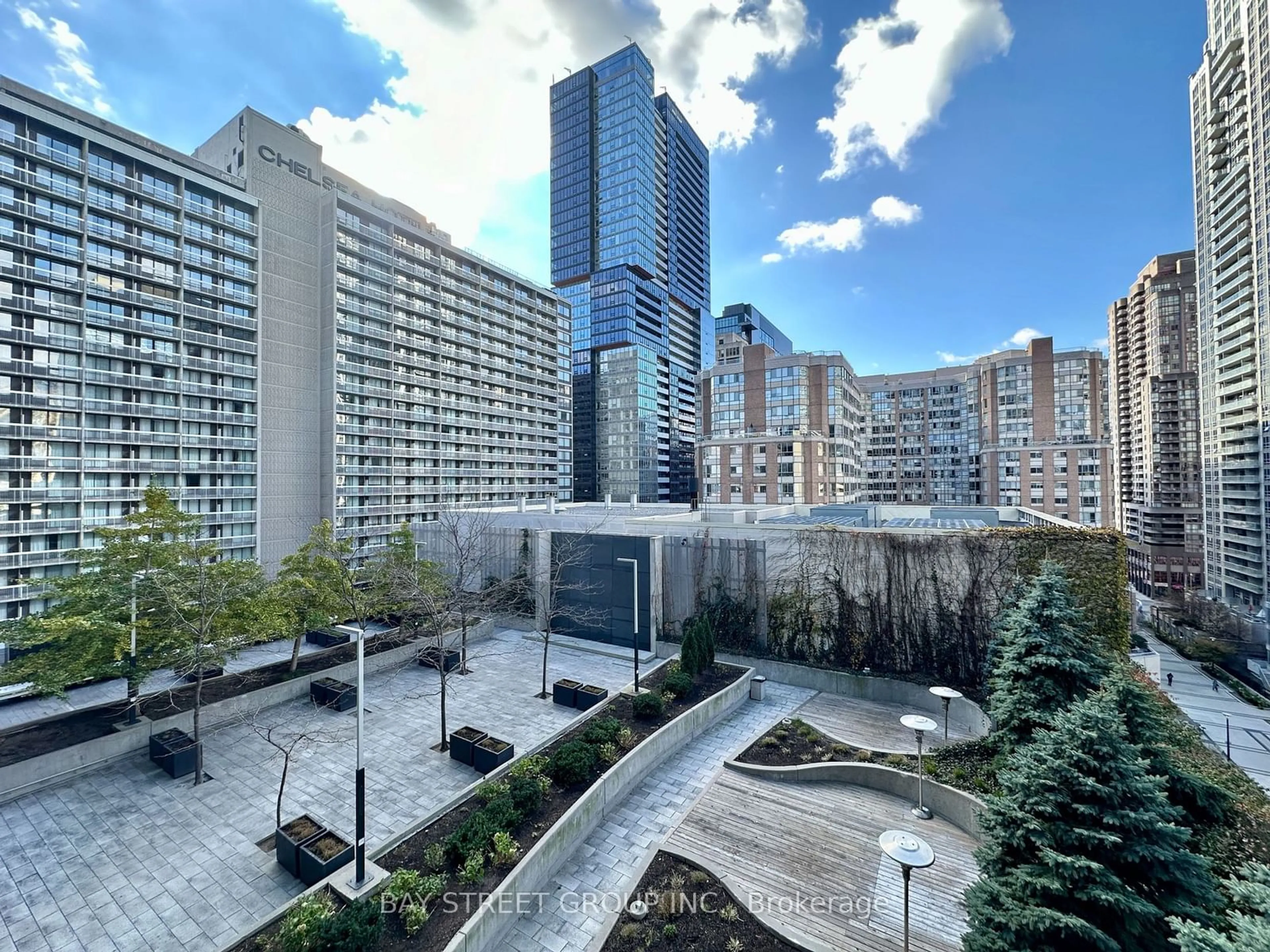 A pic from outside/outdoor area/front of a property/back of a property/a pic from drone, city buildings view from balcony for 386 Yonge St #720, Toronto Ontario M5B 0A5