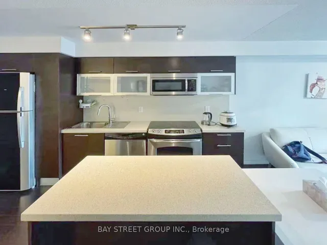 Additional property image - 386 Yonge St Unit 720