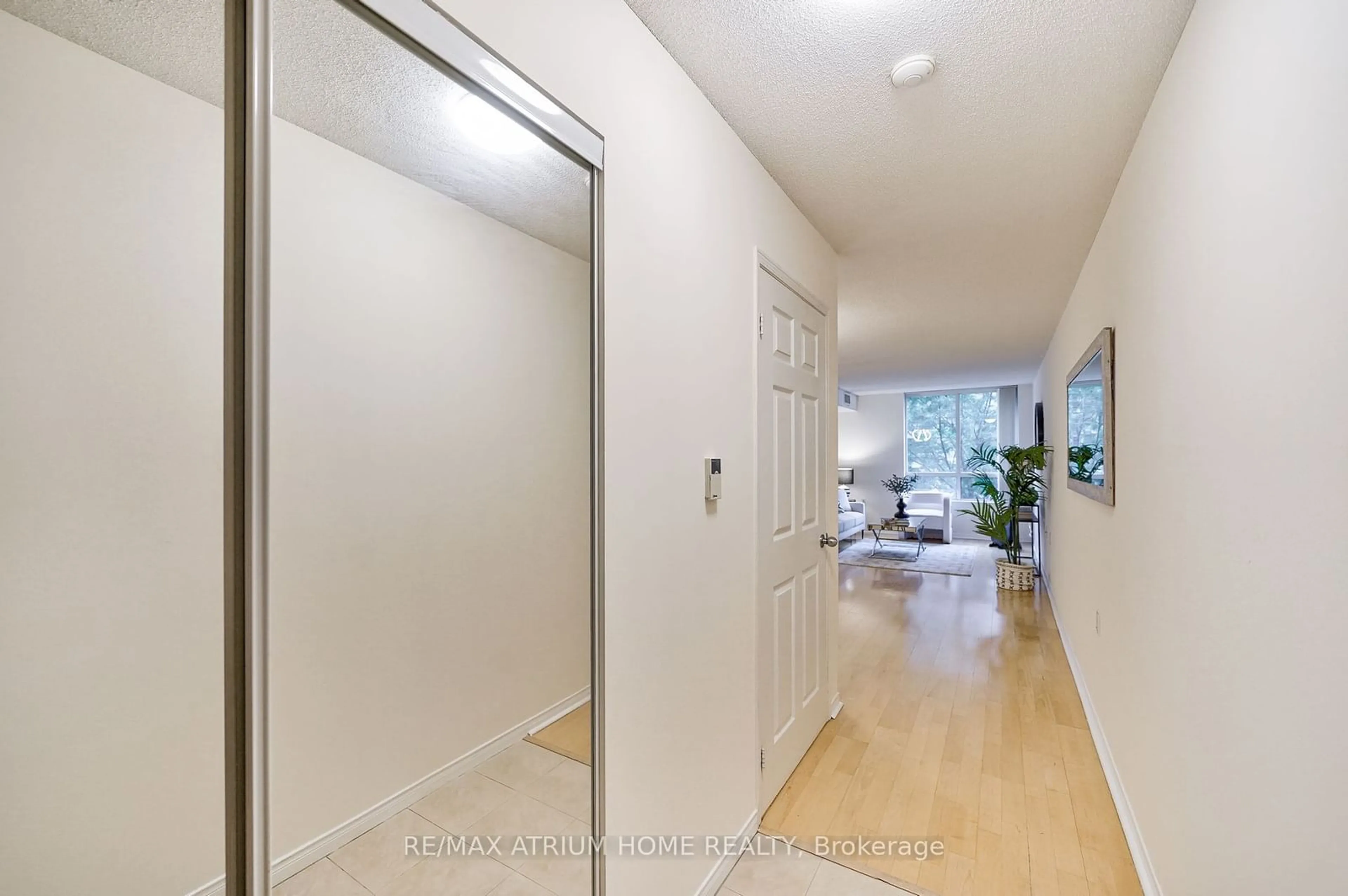 Indoor foyer, wood floors for 35 Finch Ave #202, Toronto Ontario M2N 6Z8