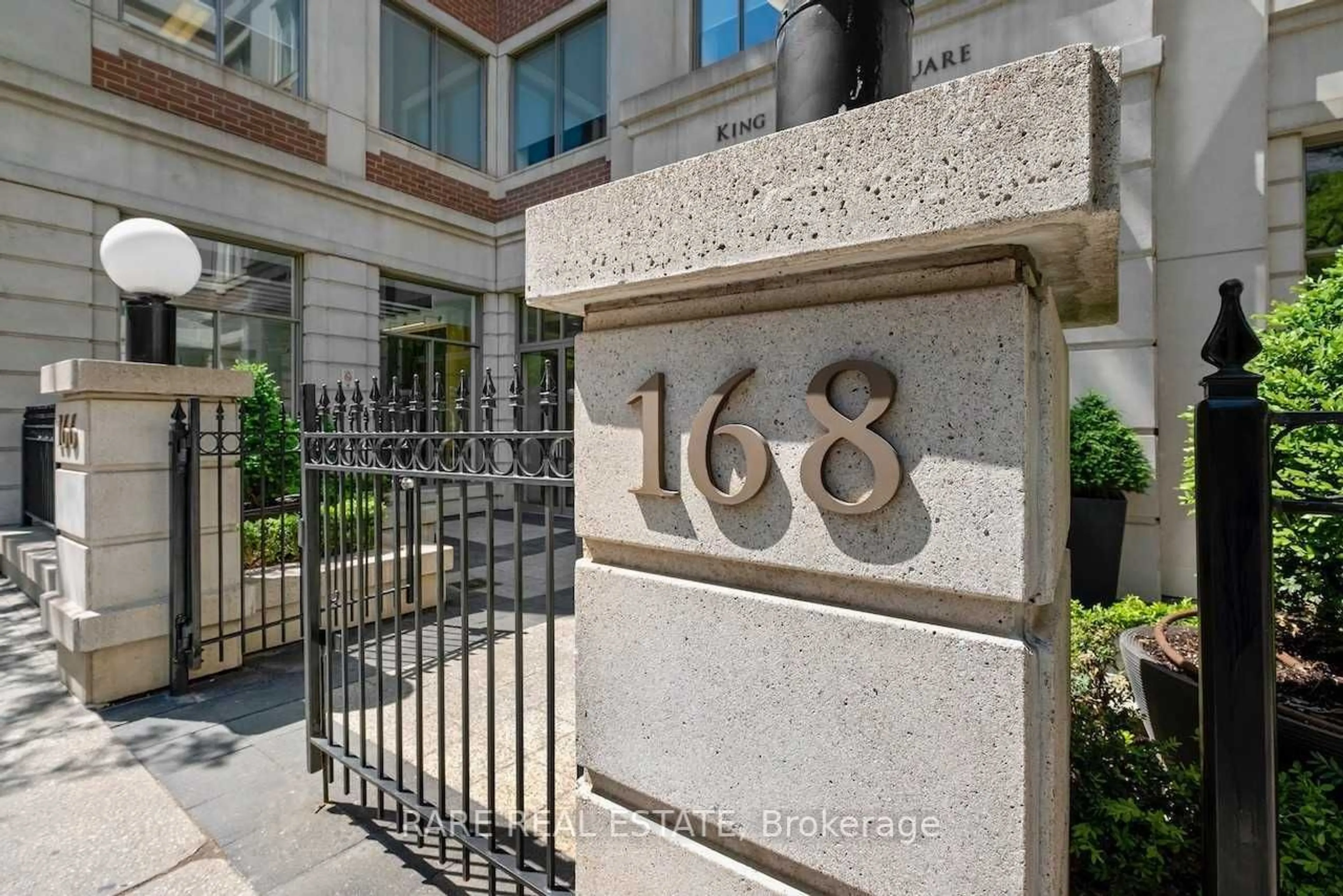 A pic from exterior of the house or condo, the front or back of building for 168 King St #1402, Toronto Ontario M5A 4S4