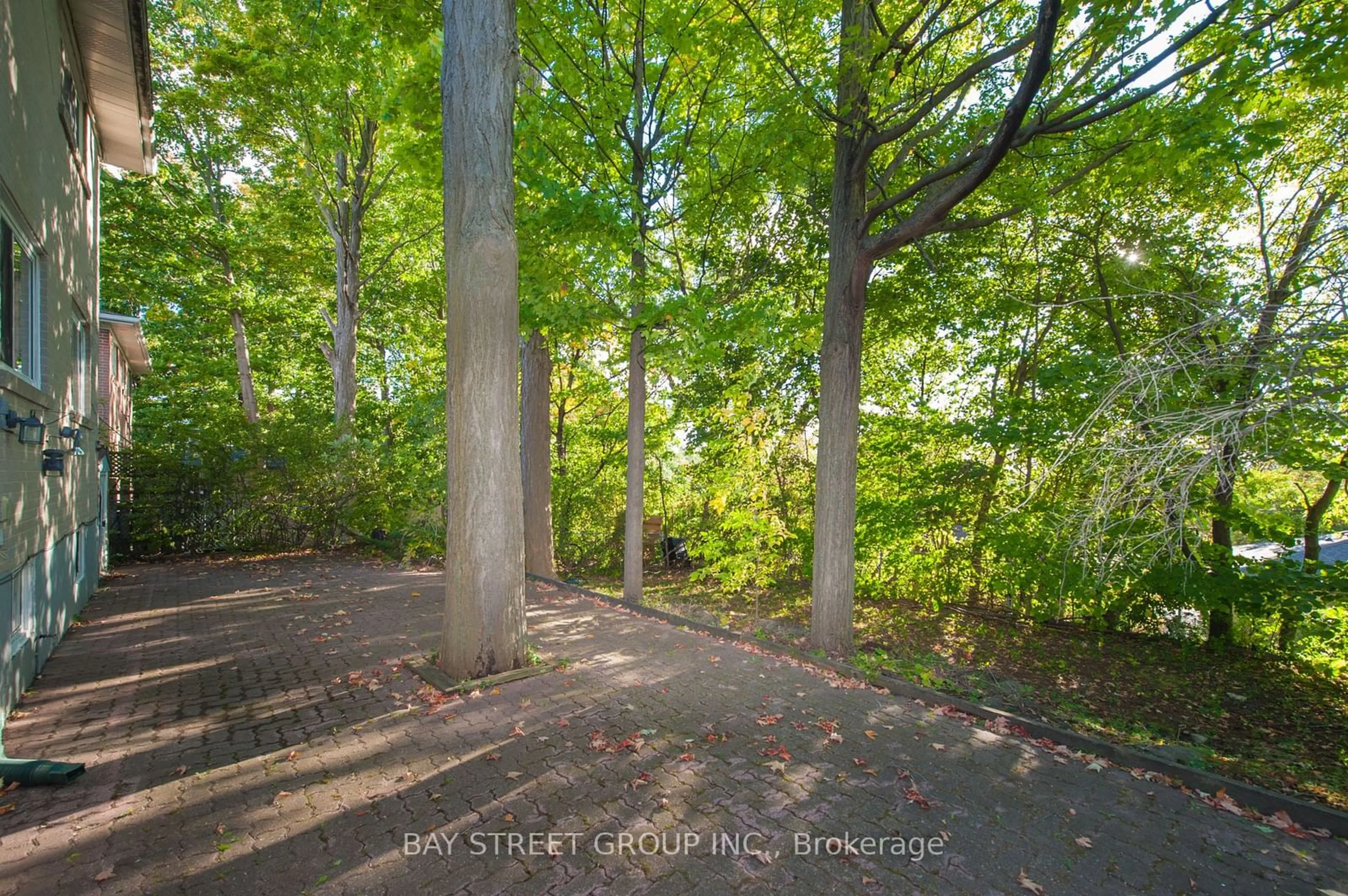 Patio, the street view for 36 Brahms Ave, Toronto Ontario M2H 1H4