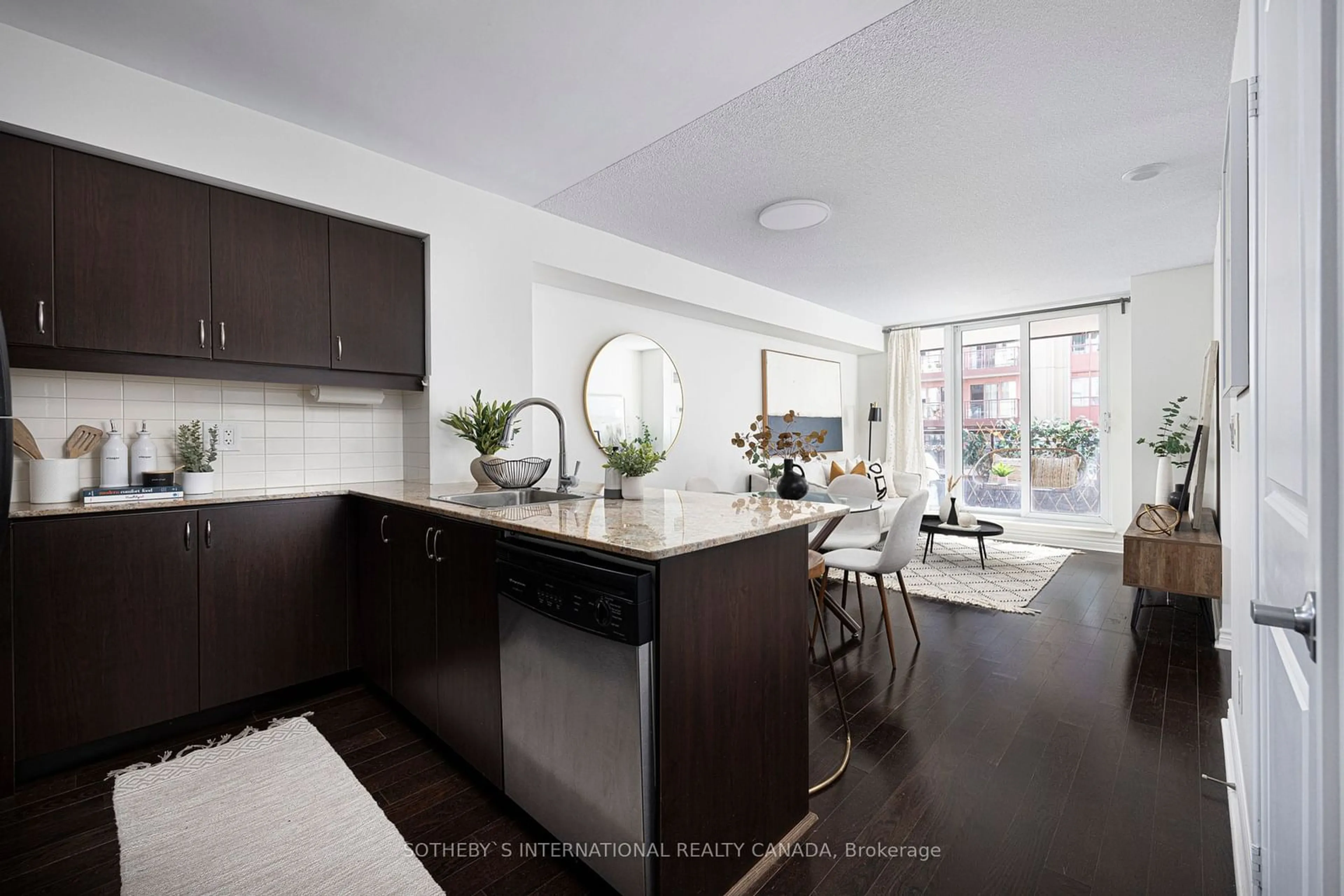 Contemporary kitchen for 27 Rean Dr #305, Toronto Ontario M2K 0A6