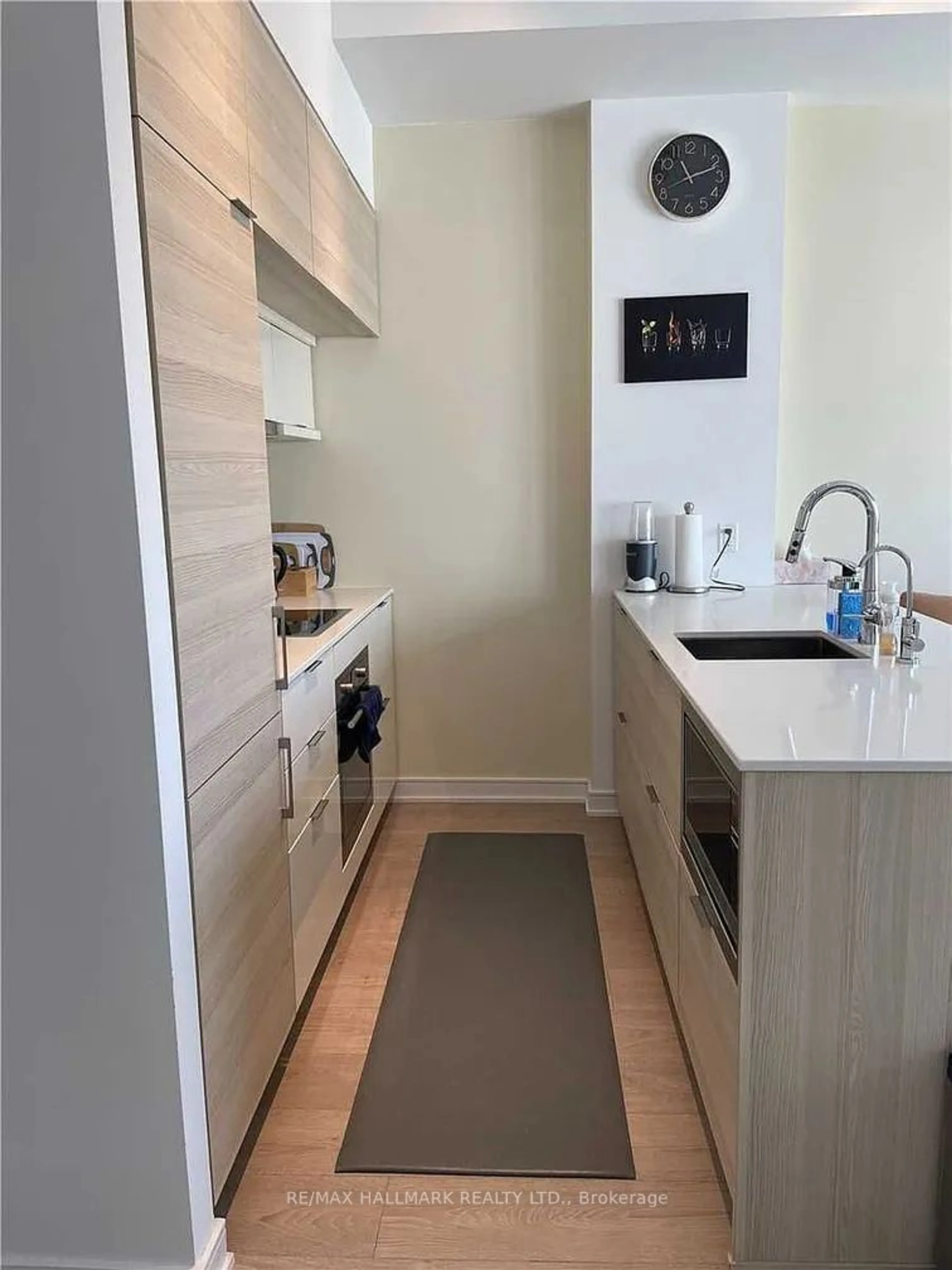 Standard kitchen, wood floors for 88 Scott St #4501, Toronto Ontario M5E 0A9