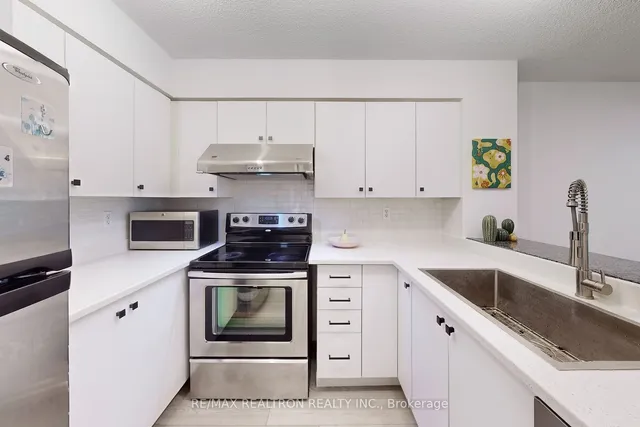 Additional property image - 95 Prince Arthur Ave Unit 311