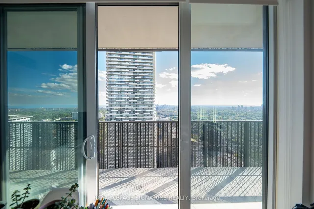 Additional property image - 8 Eglinton Ave Unit 3802