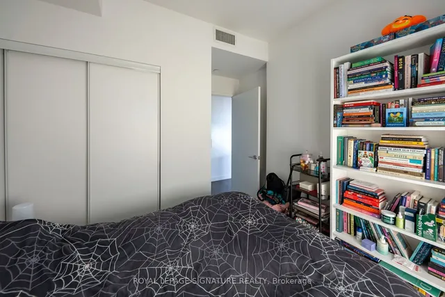 Additional property image - 8 Eglinton Ave Unit 3802