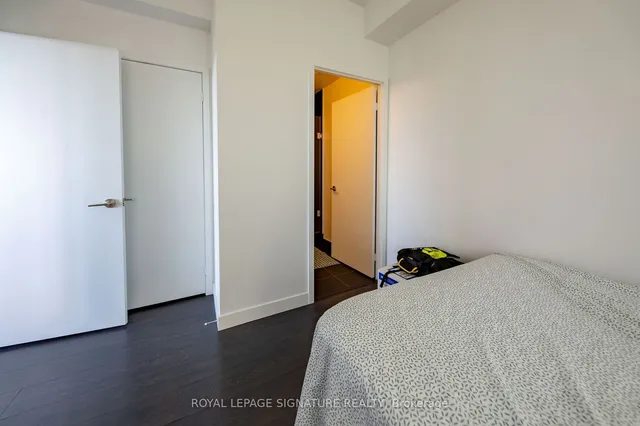 Additional property image - 8 Eglinton Ave Unit 3802