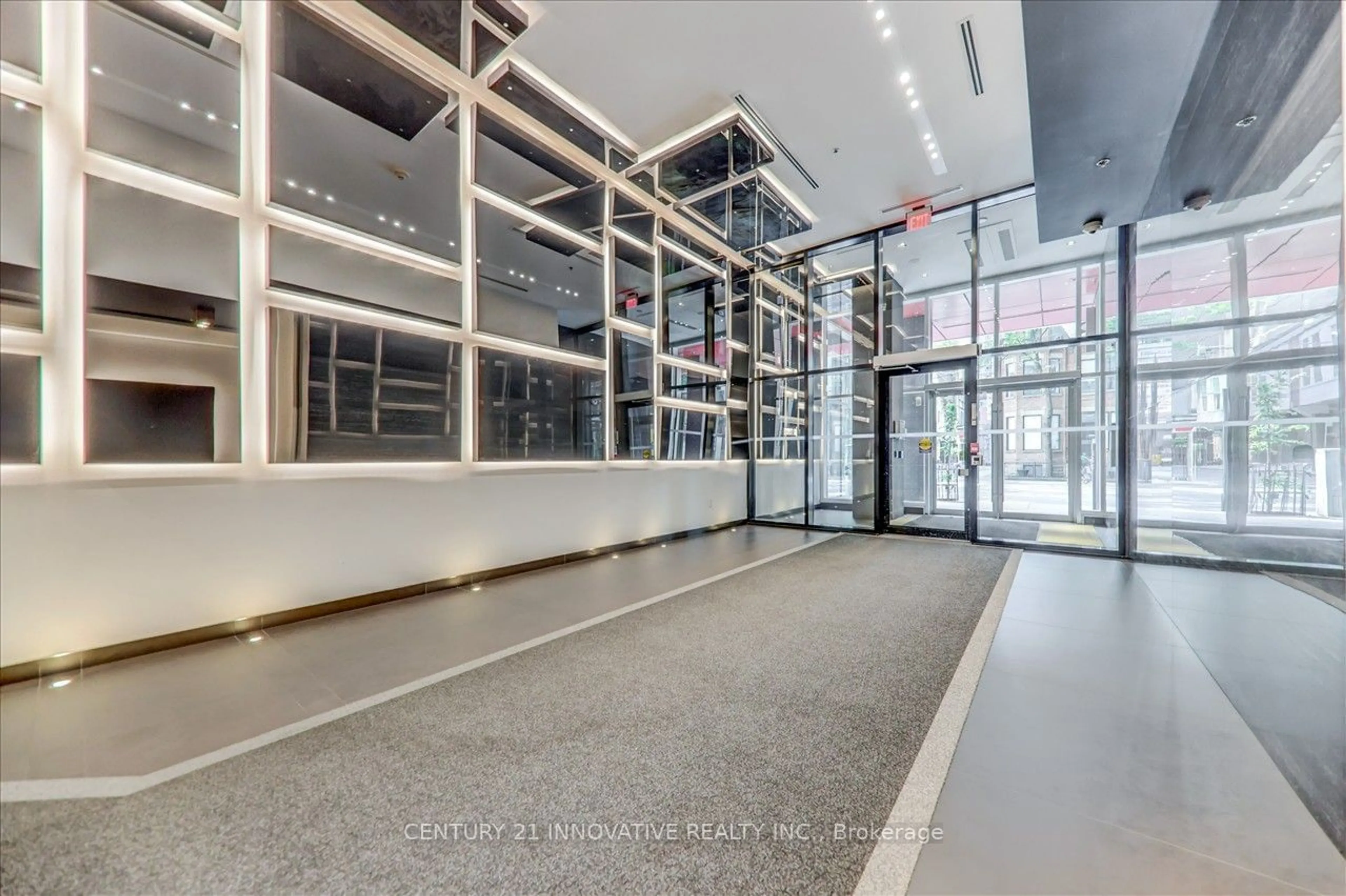 Indoor foyer, cement floor for 318 Richmond St #1711, Toronto Ontario M5V 1X2