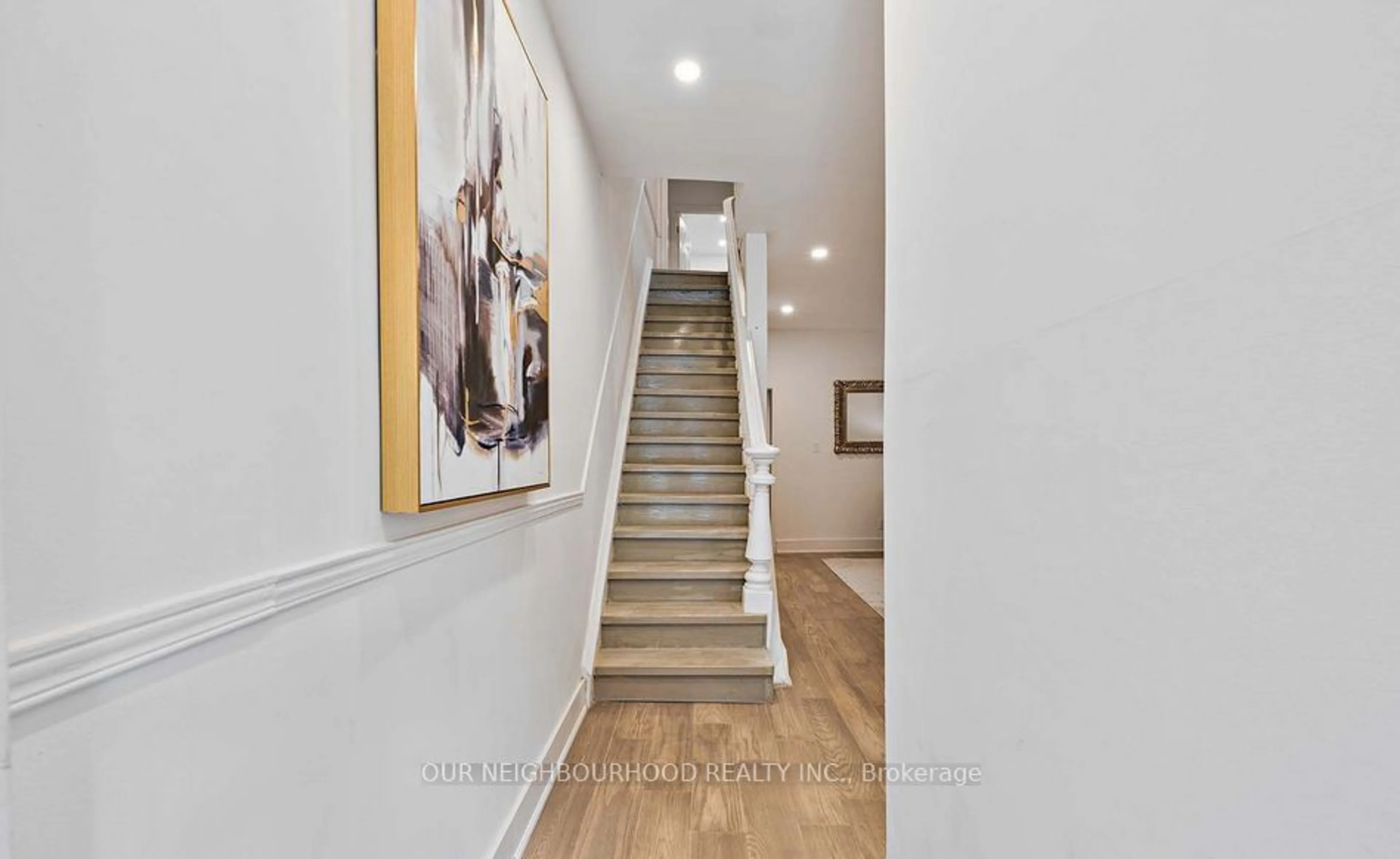 Stairs for 243 Lippincott St, Toronto Ontario M5S 2P4