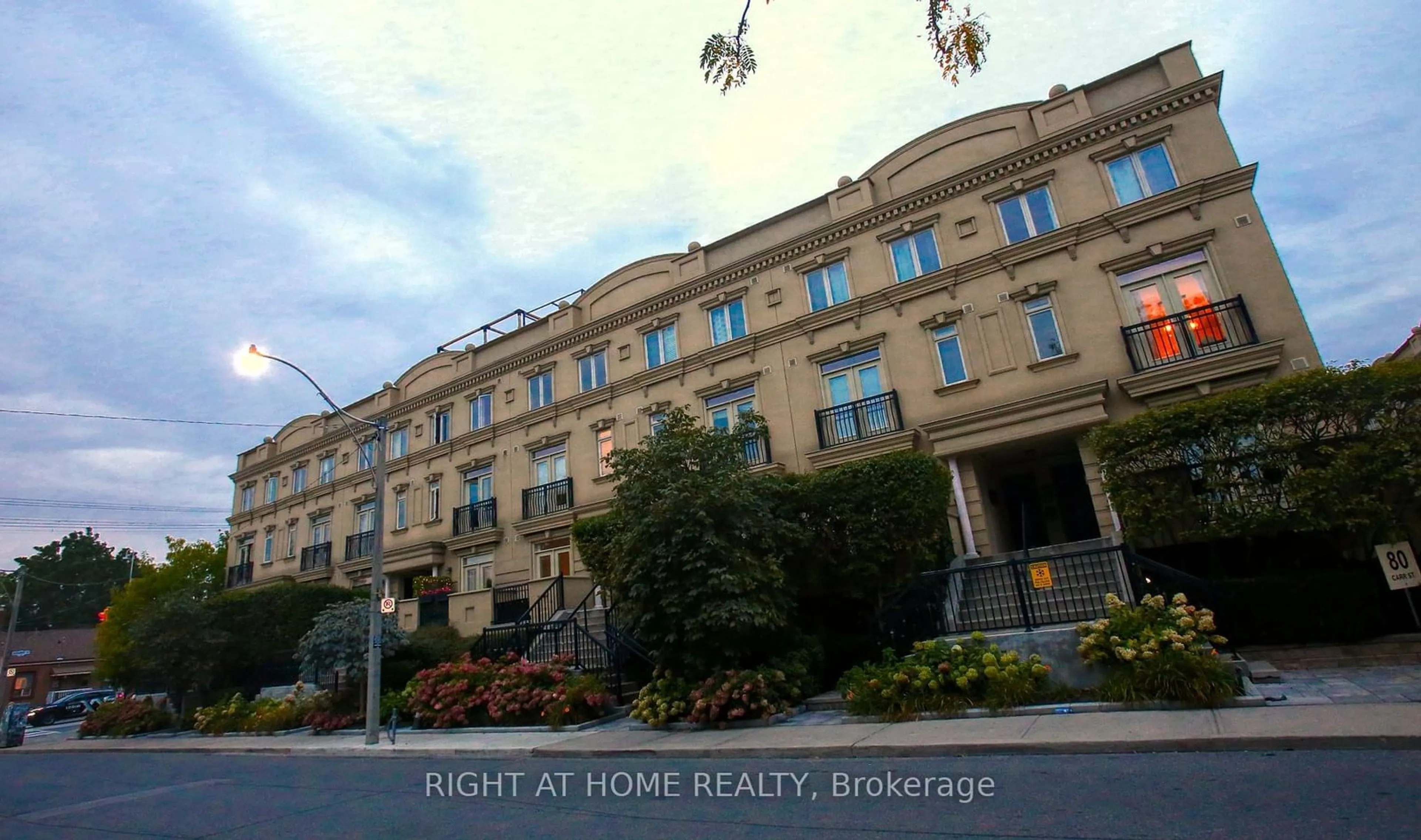 A pic from exterior of the house or condo, the front or back of building for 80 Carr St #TH6, Toronto Ontario M5T 1B7