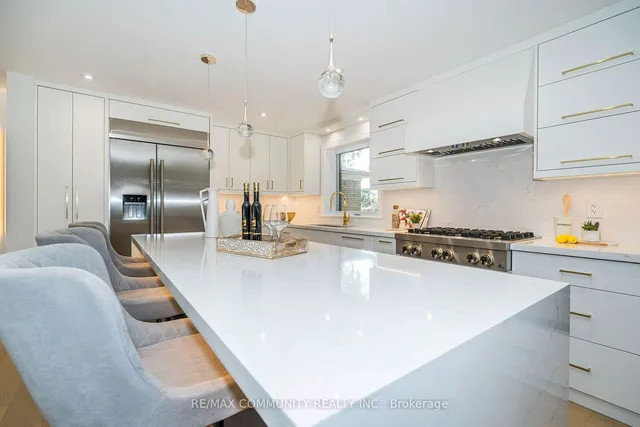 Additional property image - 30 Kellythorne Dr