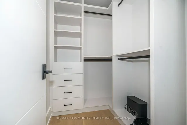 Additional property image - 30 Kellythorne Dr