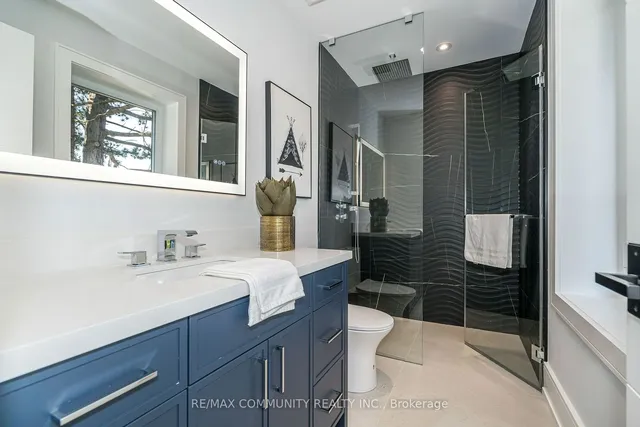 Additional property image - 30 Kellythorne Dr
