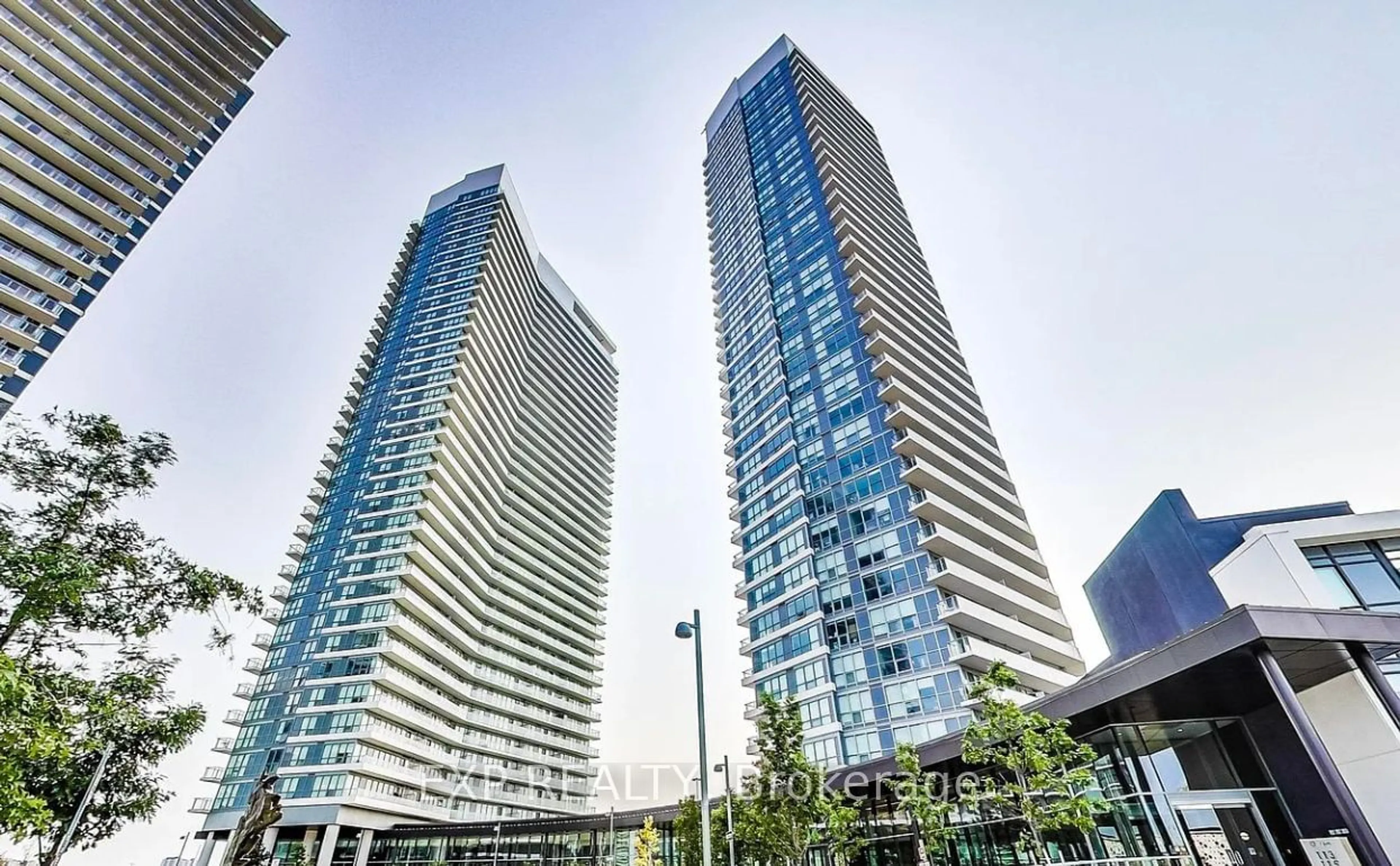 A pic from exterior of the house or condo, the view of city buildings for 117 McMahon Dr #2106, Toronto Ontario M2K 0E4