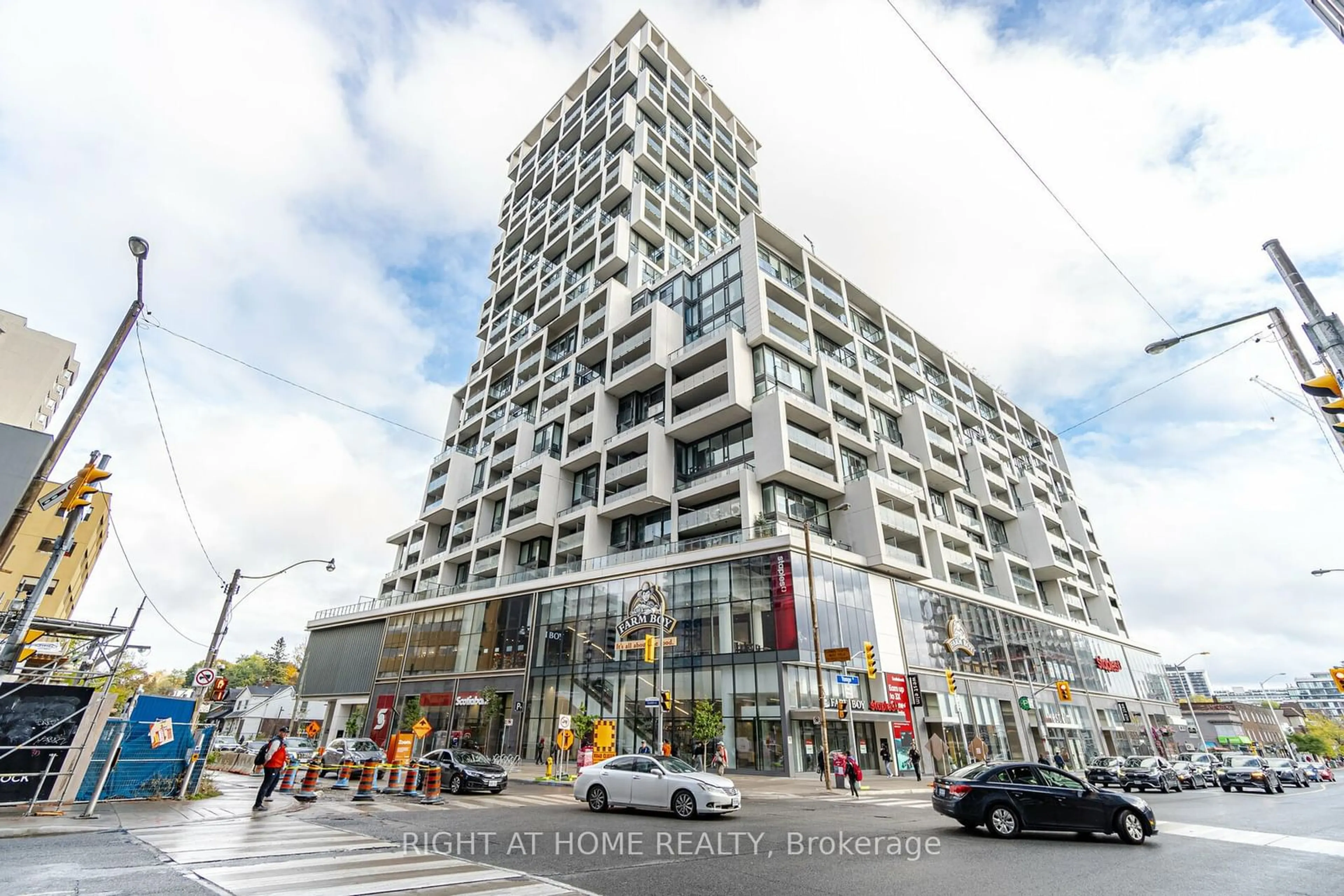 A pic from exterior of the house or condo, the street view for 5 soudan Ave #1214, Toronto Ontario M4S 0B1